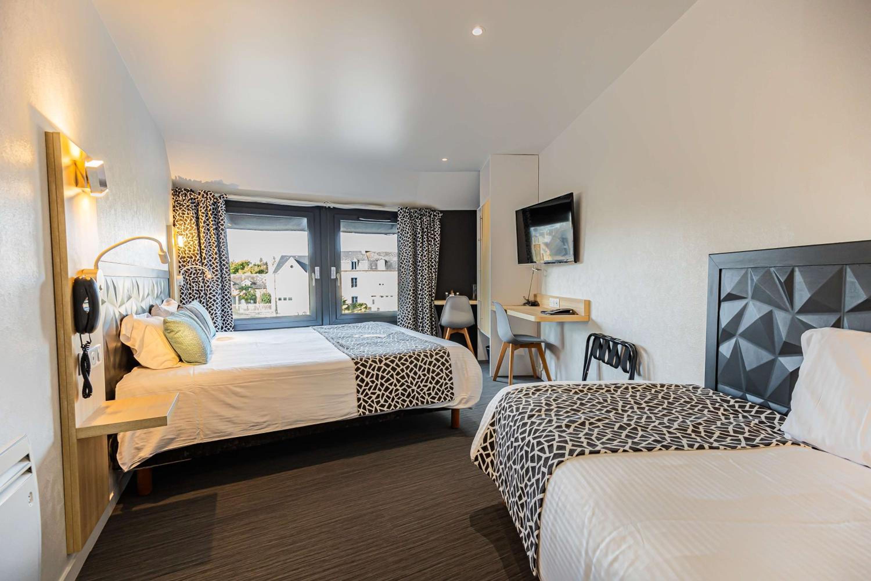 Superior Triple Room with River View - Photo 1