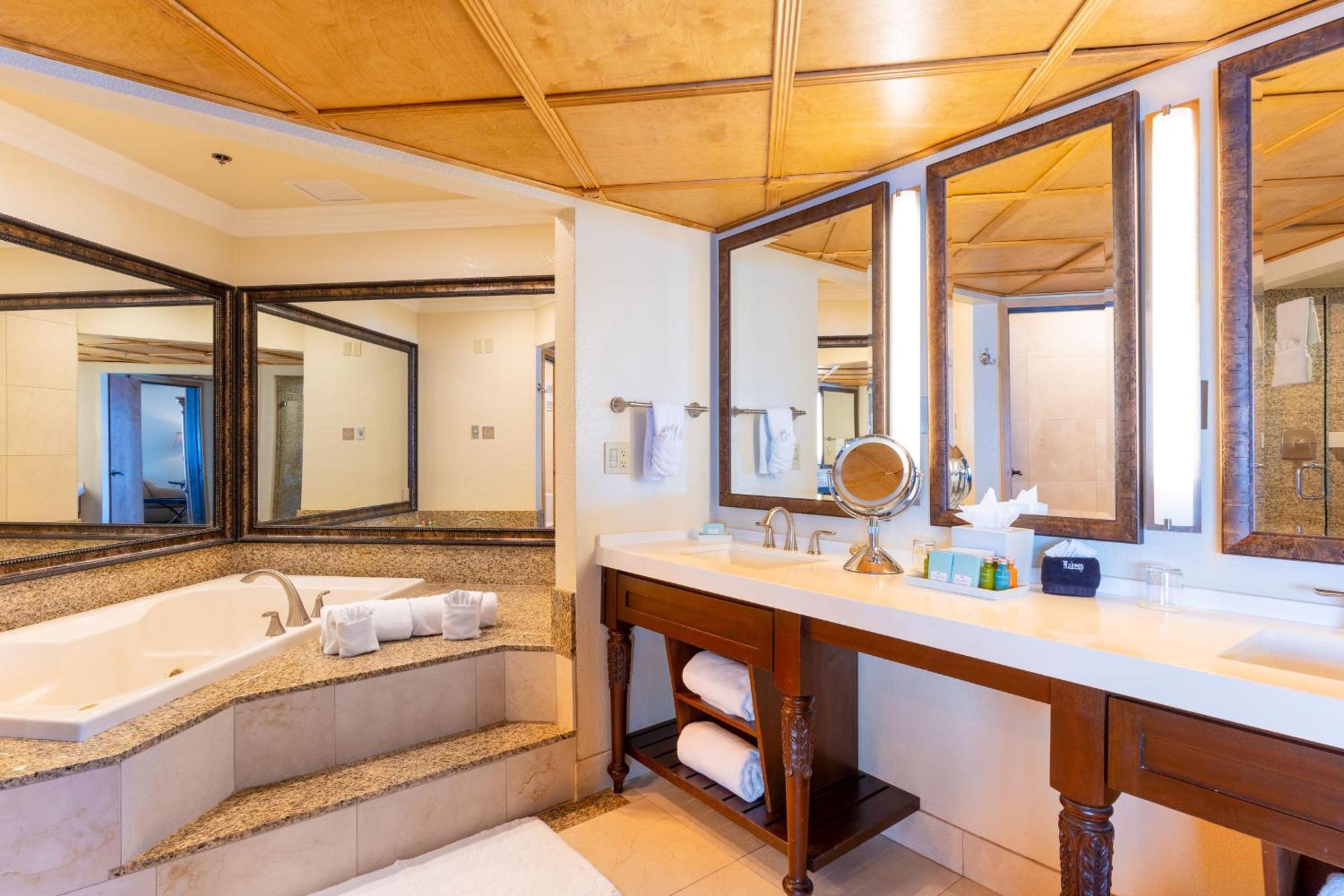 Suite with Spa Bath photo 2