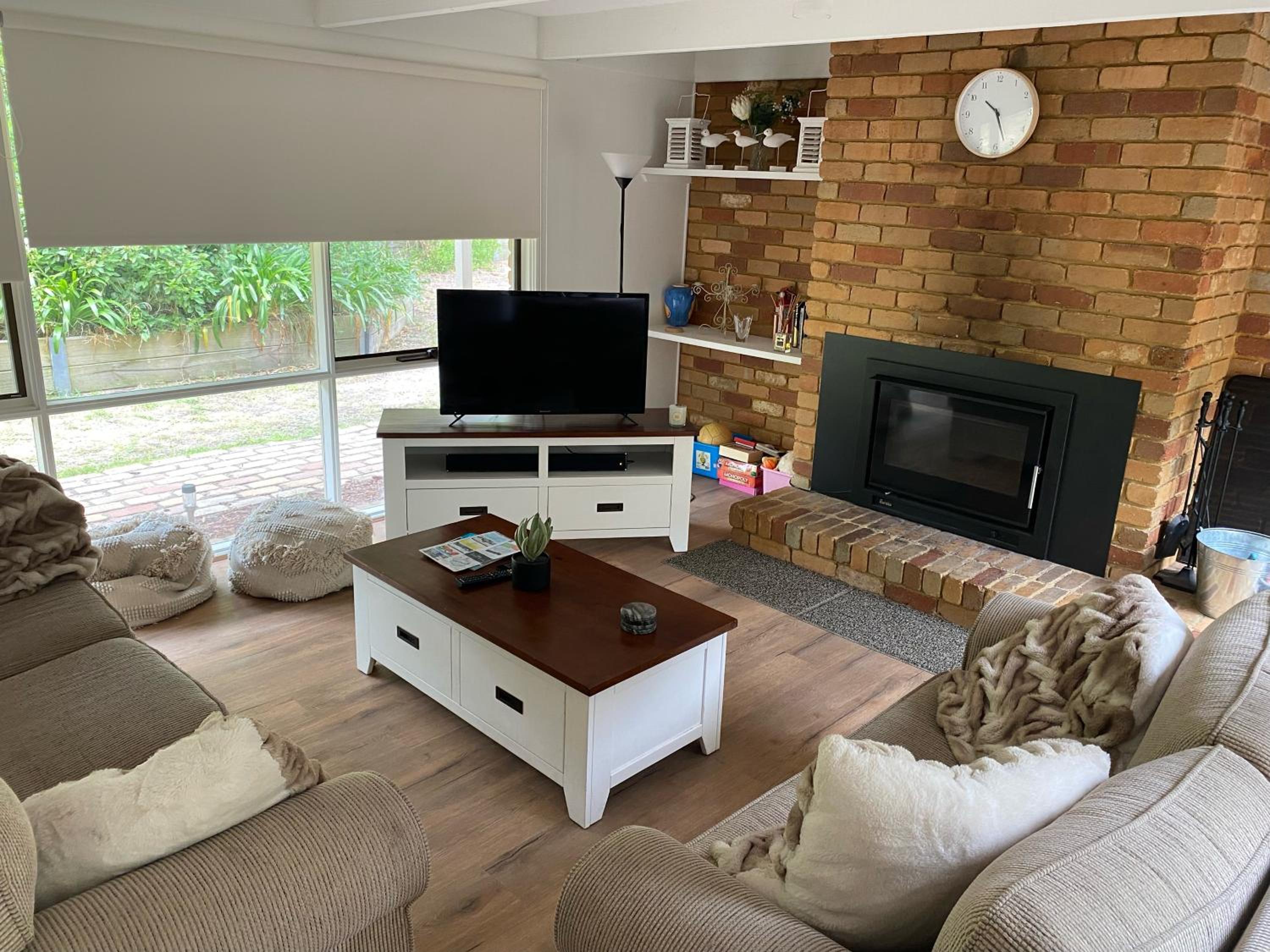 Three-Bedroom House photo 2