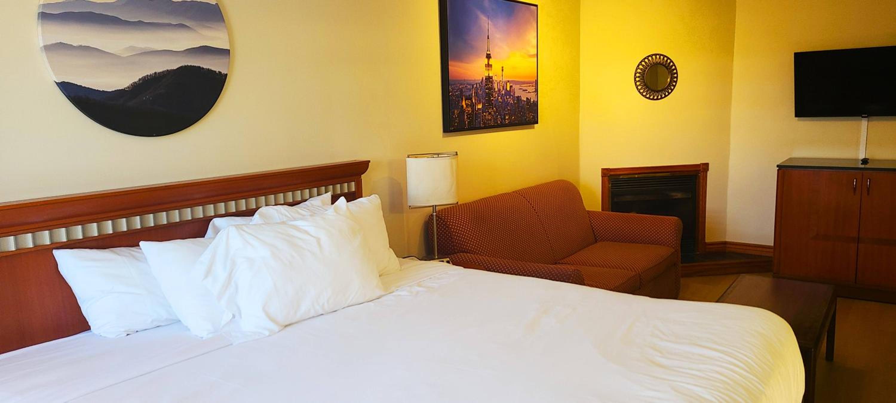 King Suite with Spa Bath - Photo 6
