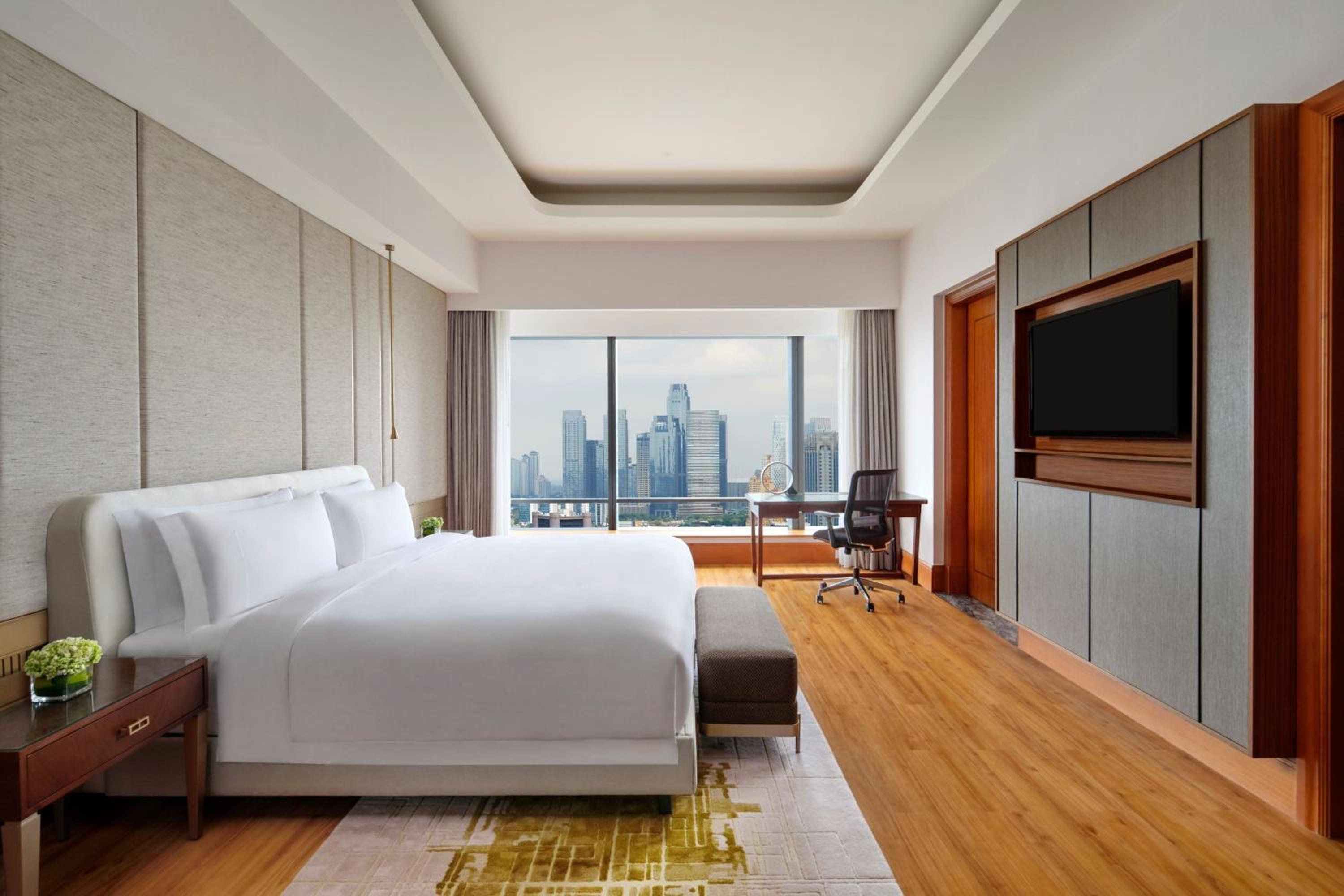 Grand Room (Club Lounge Access), 1 King Bed, High Floor, City View