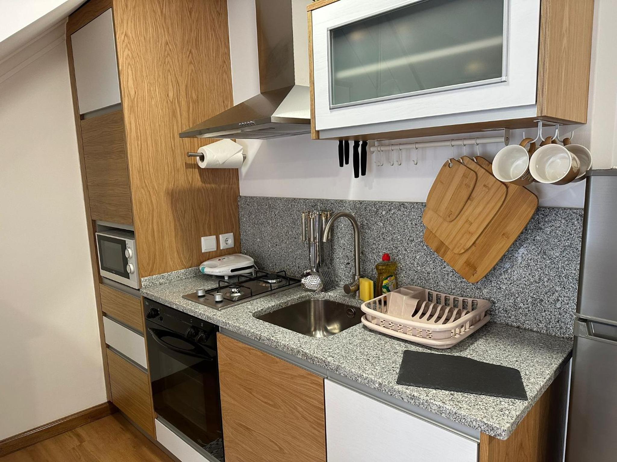 Apartment with Mountain View - Photo 12