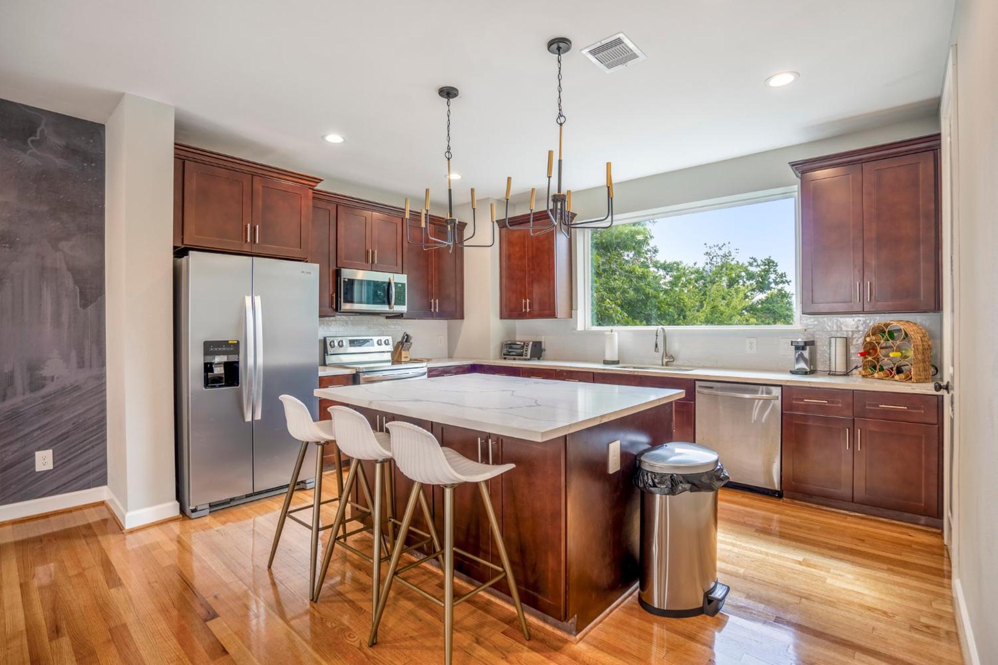 Three-Bedroom House - Photo 43