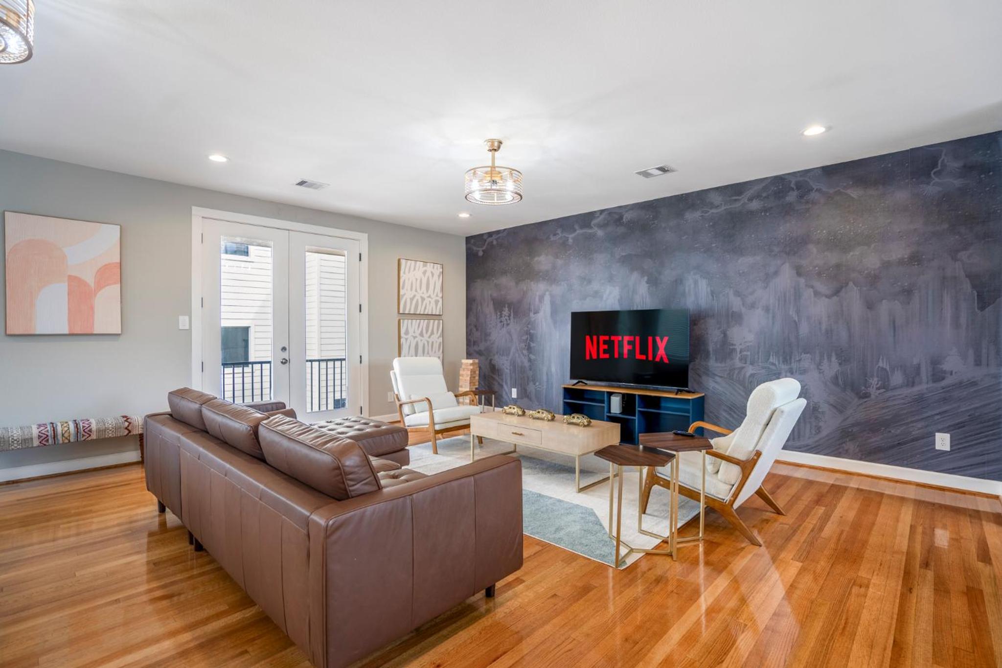 Three-Bedroom House - Photo 38