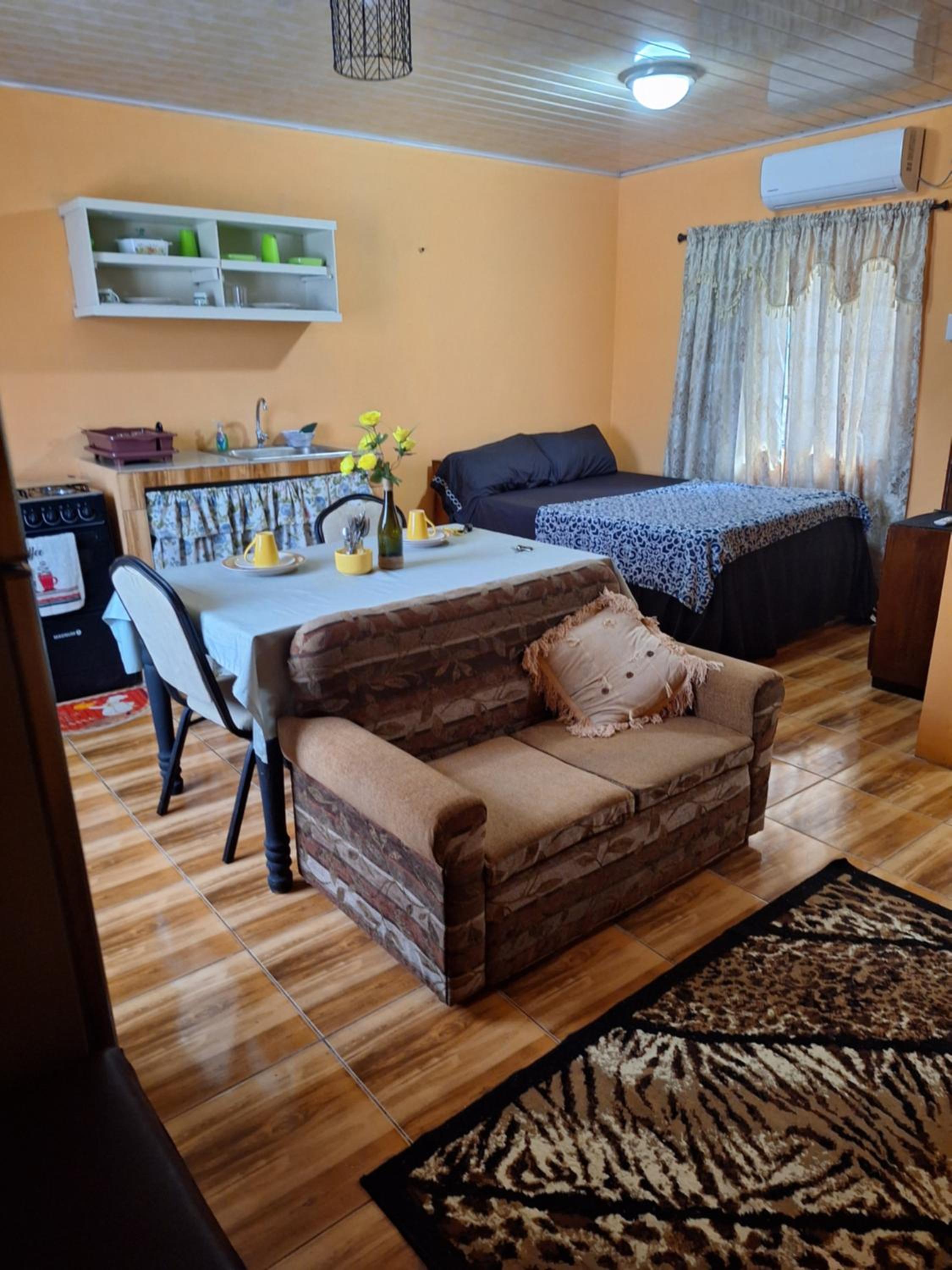 One-Bedroom Apartment photo 1