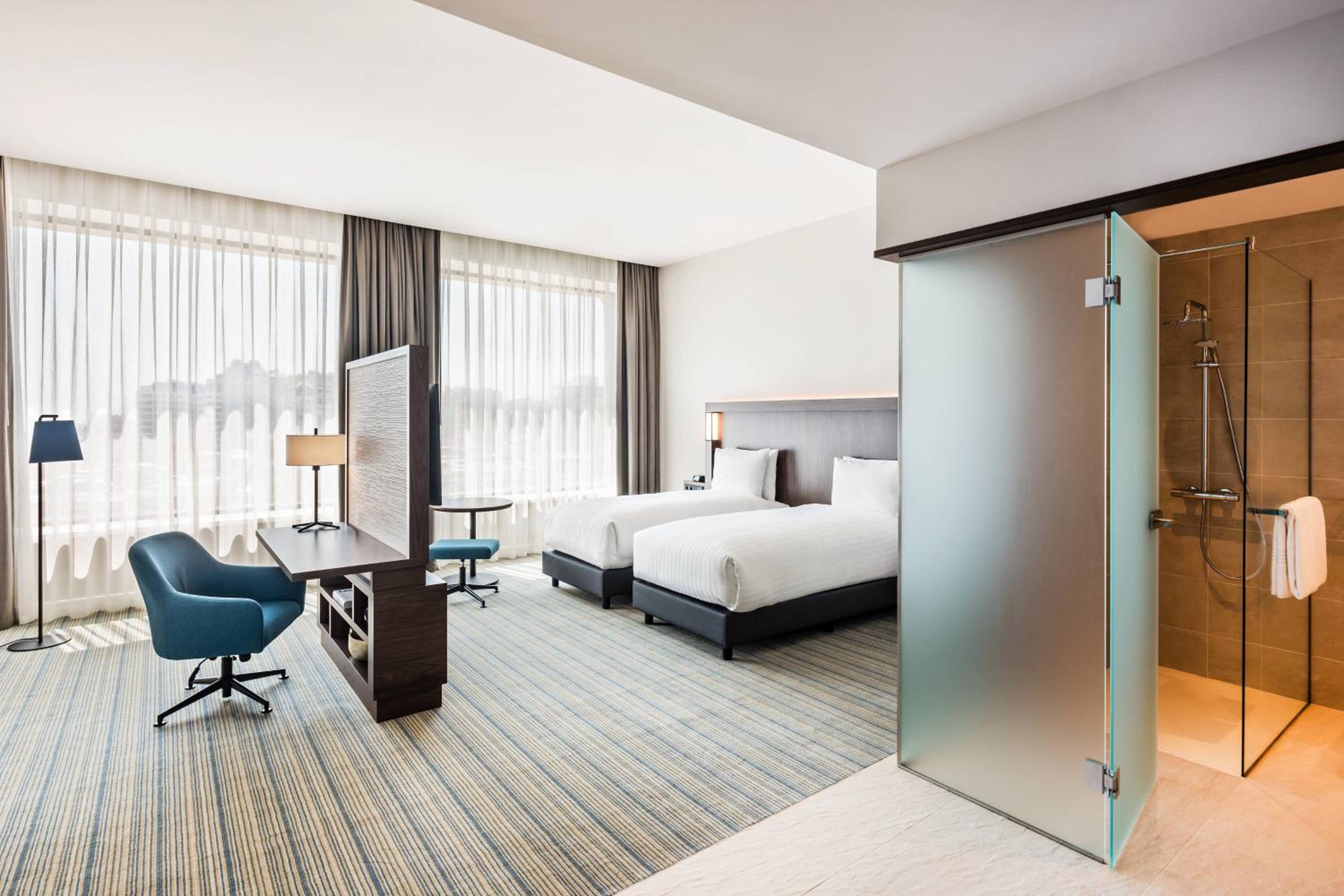 Superior Guest room Twins City view - Photo 1