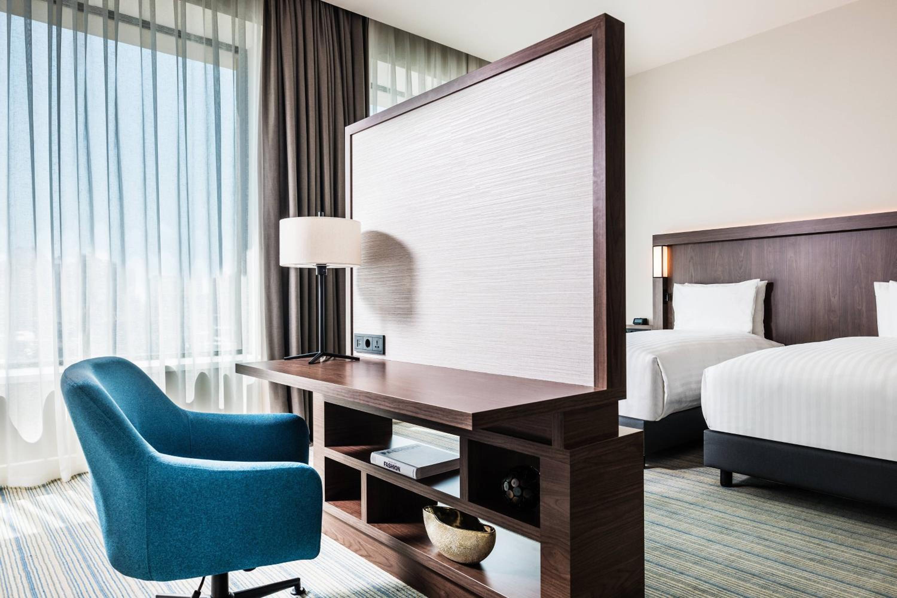 Superior Guest room Twins City view - Photo 2