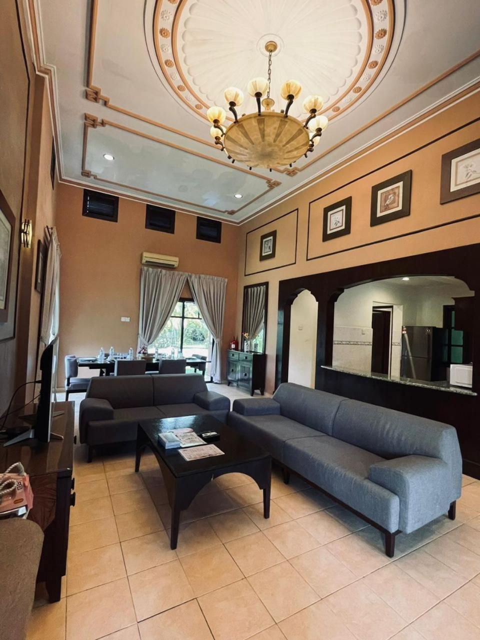 Villa 4 Rooms With Pool