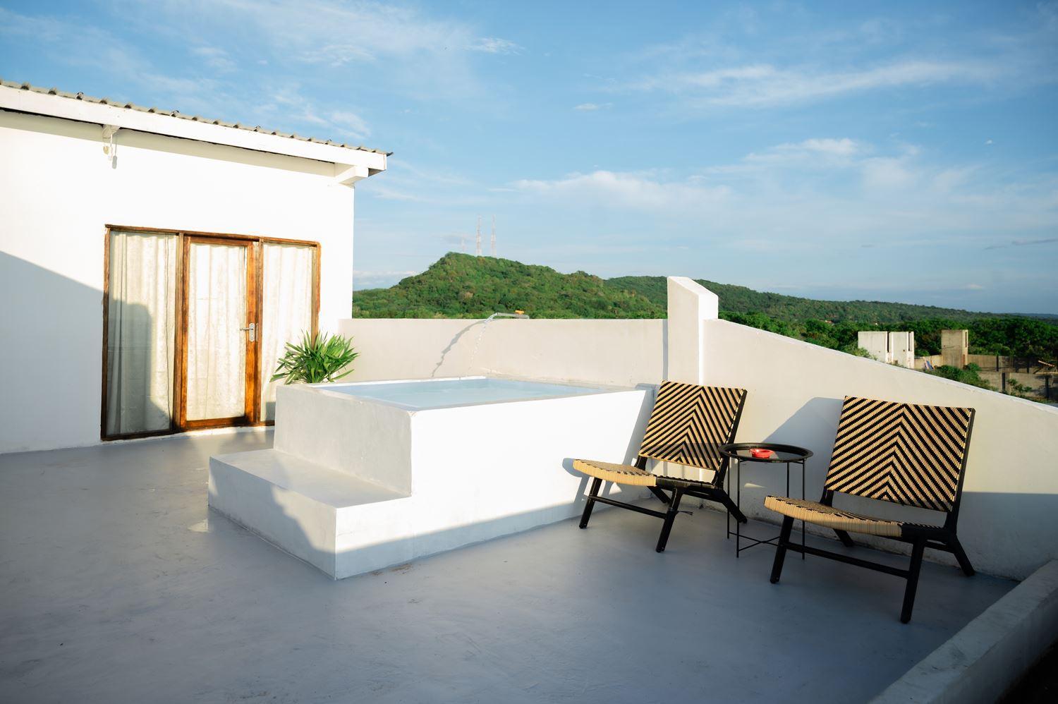 Deluxe Double Room with Balcony and Sea View photo 2