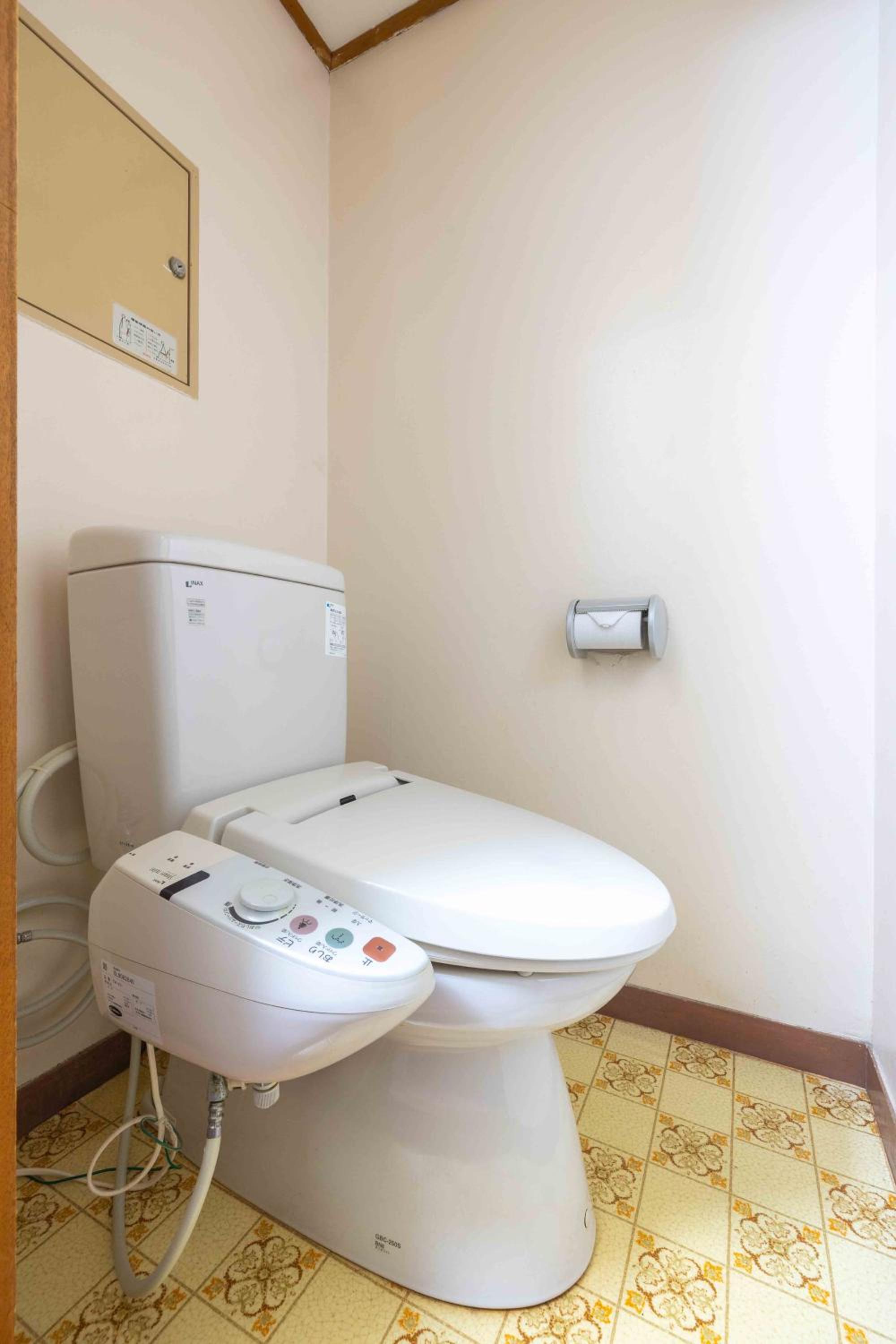 Japanese-Style Room with Shared Bathroom photo 2
