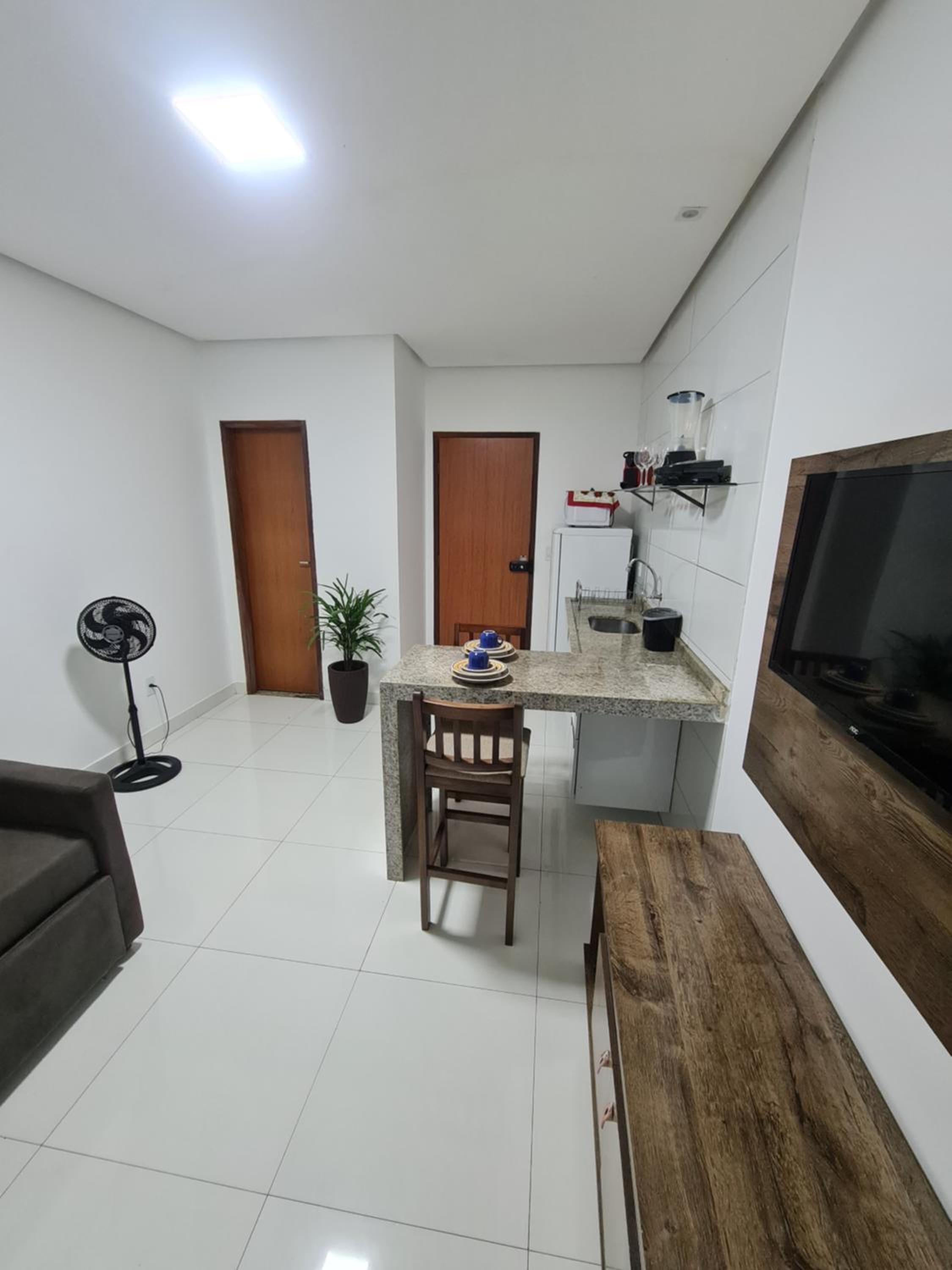 One-Bedroom Apartment photo 1