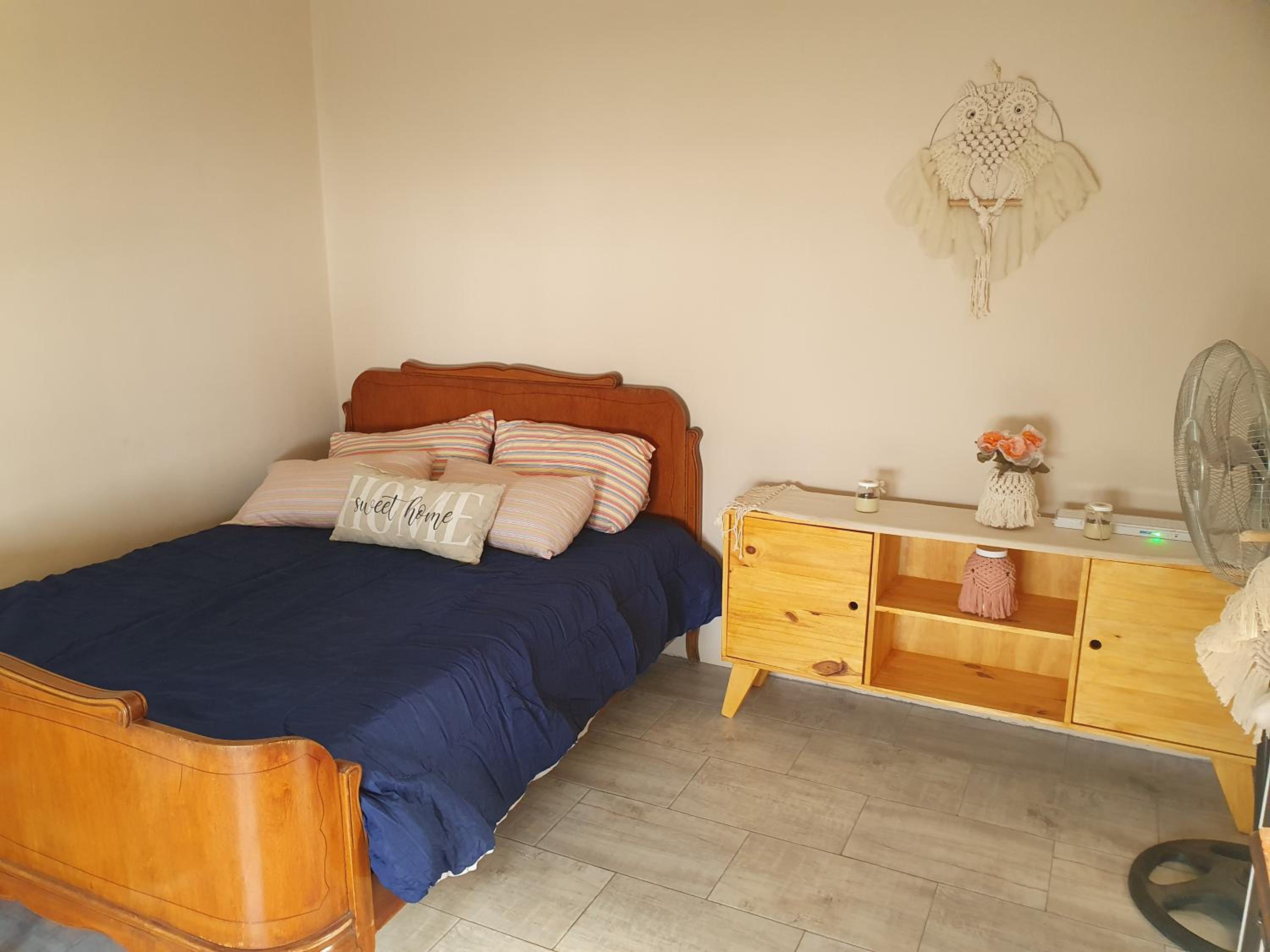 One-Bedroom House photo 1