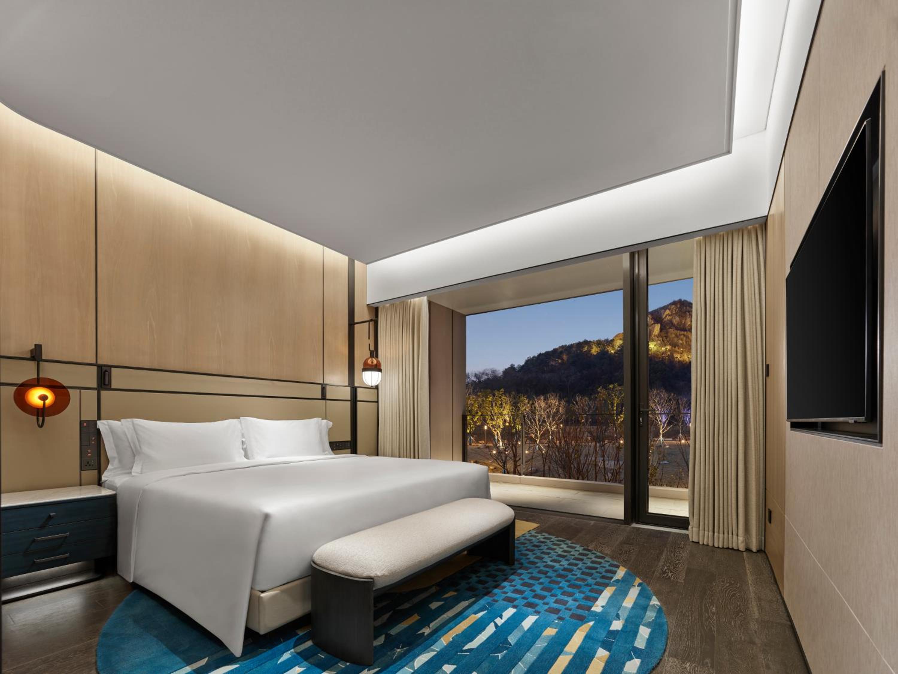 Shishan Balcony Suite