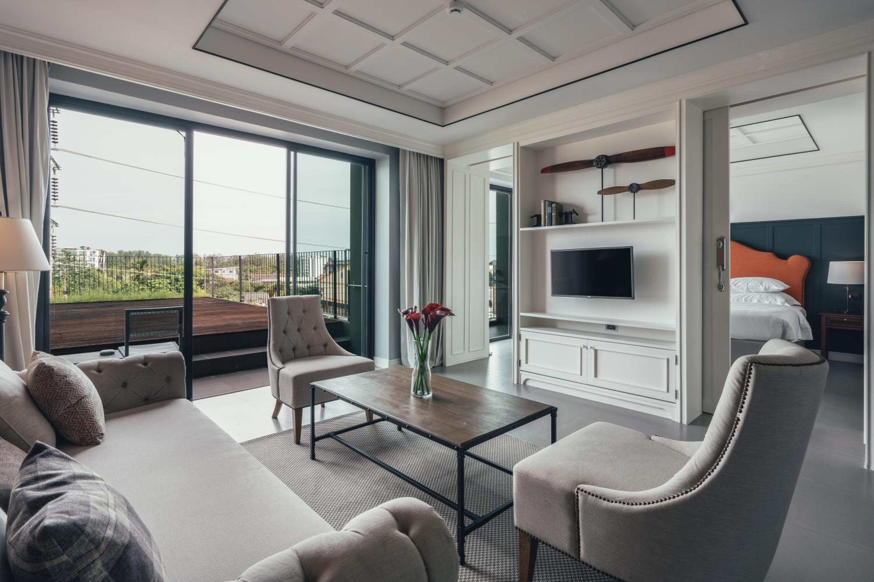 One-Bedroom Suite (Free Drop-off Airport Transfer) photo 1