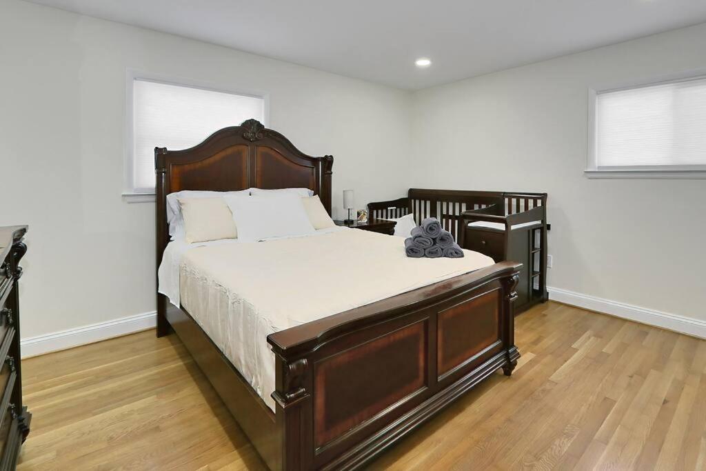 Three-Bedroom House photo 1