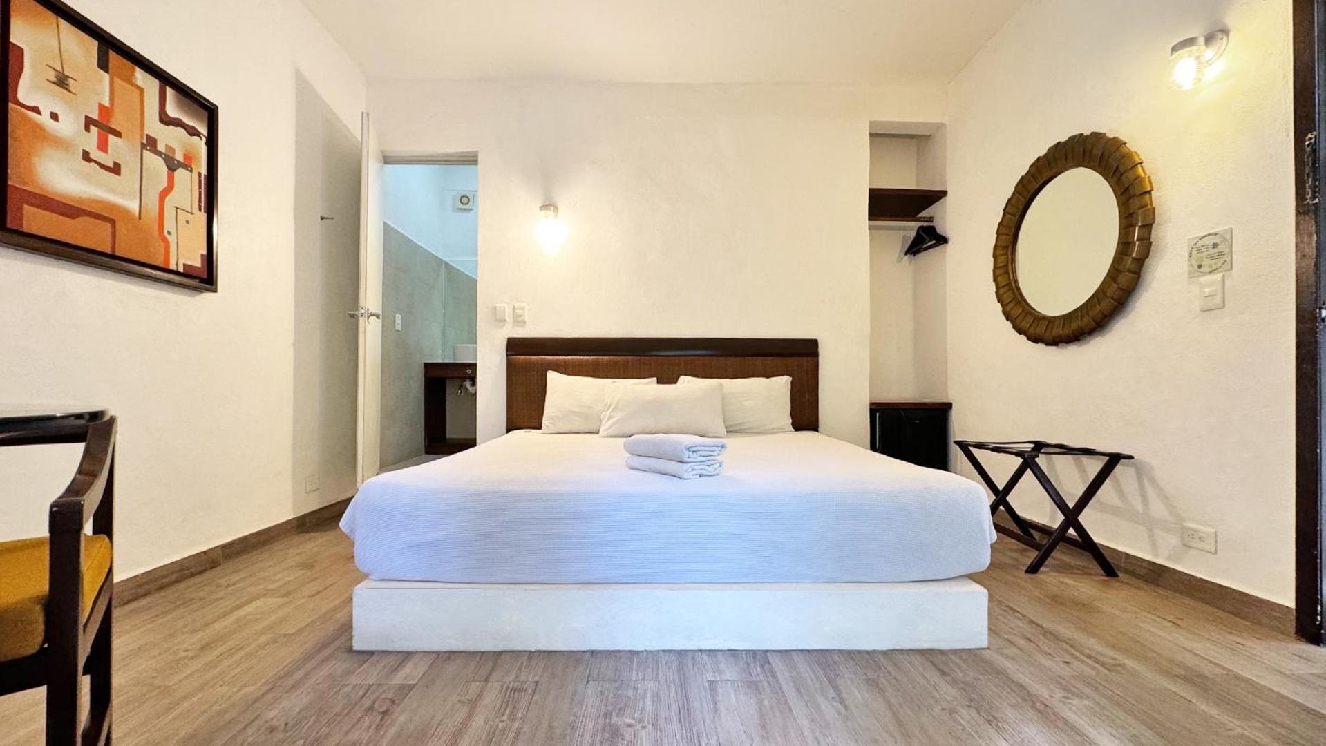 Superior King Room - Photo 4
