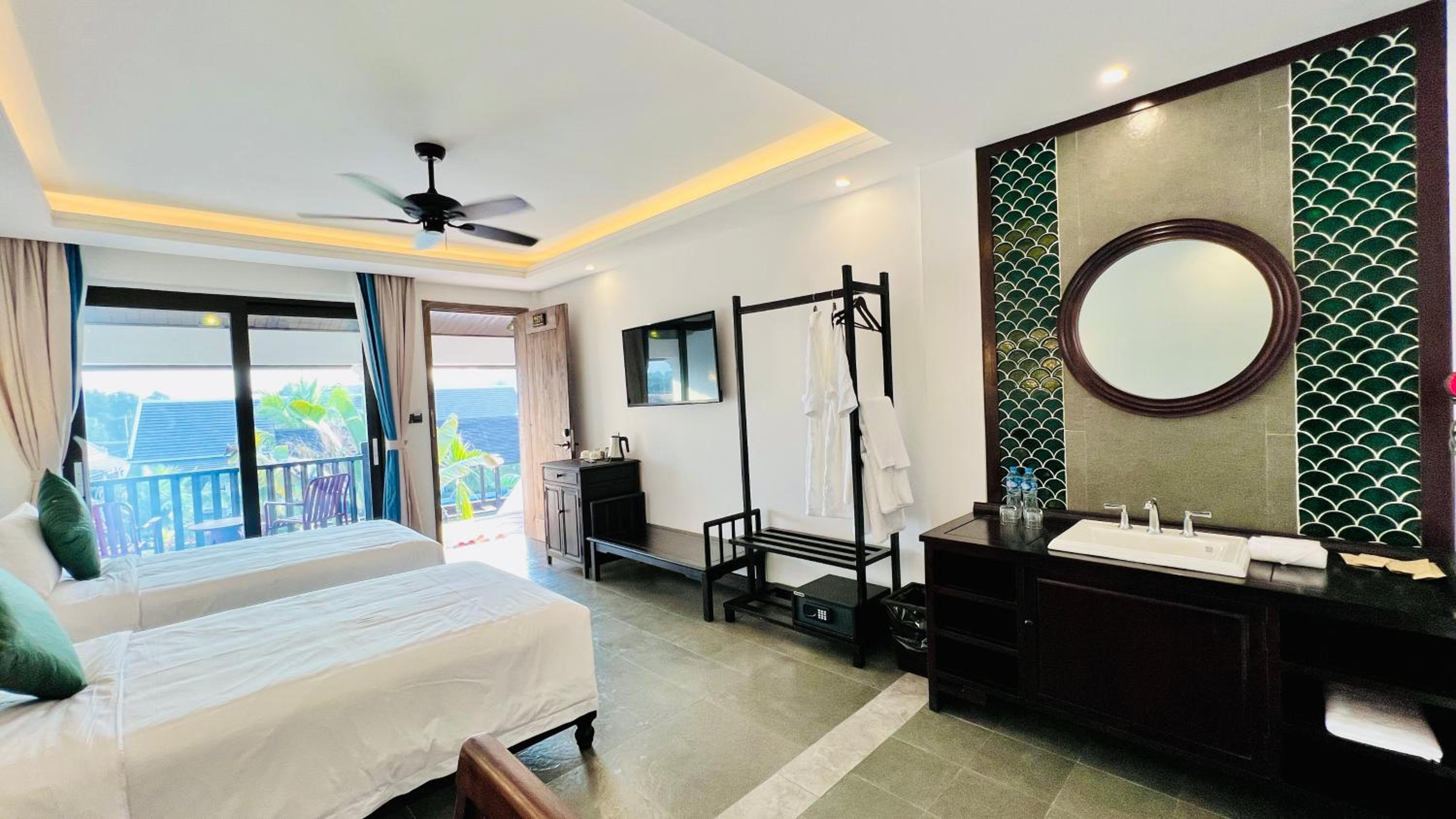 Deluxe Double or Twin Room with Spa Bath - Photo 11