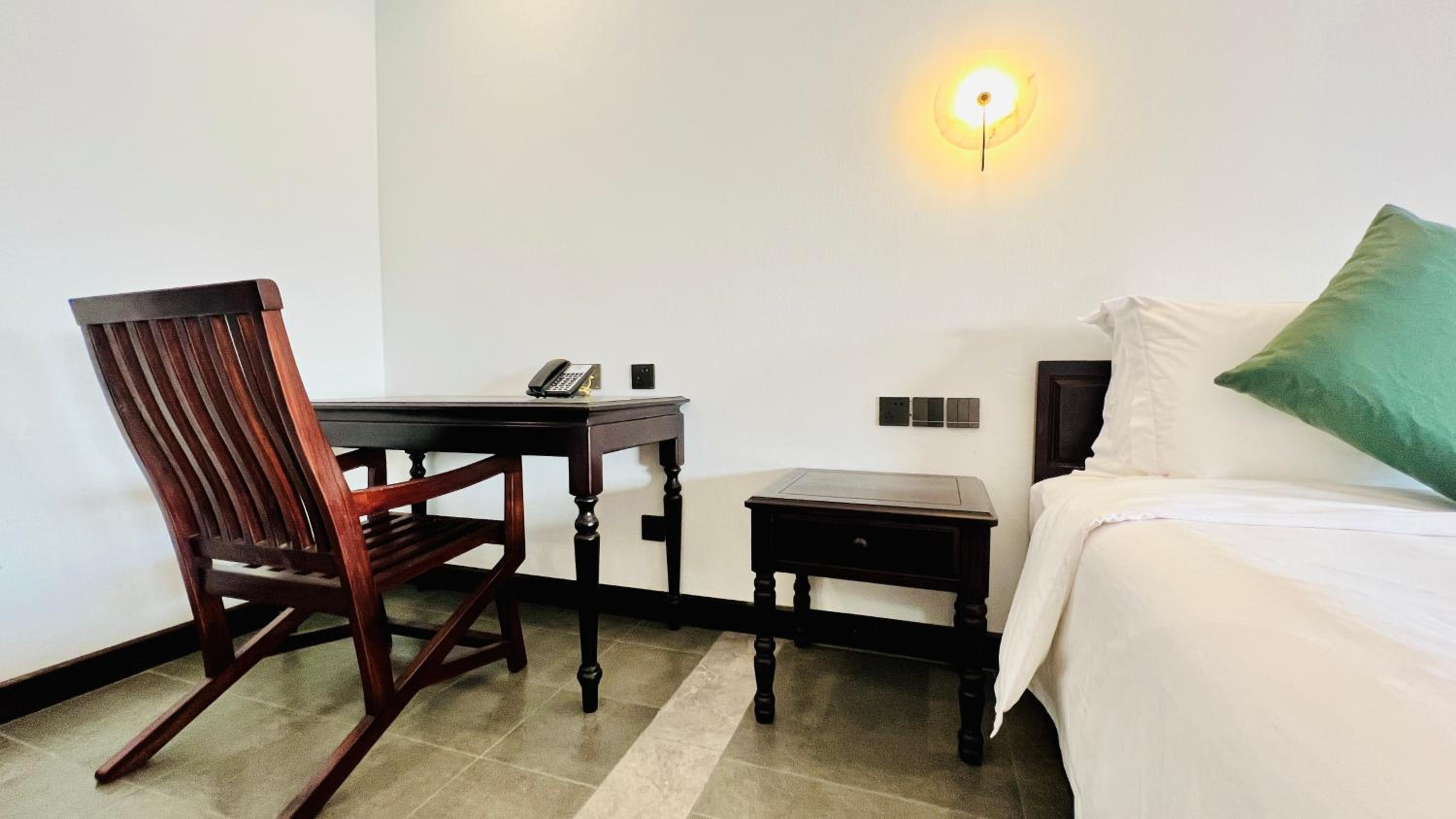 Deluxe Double or Twin Room with Spa Bath - Photo 10