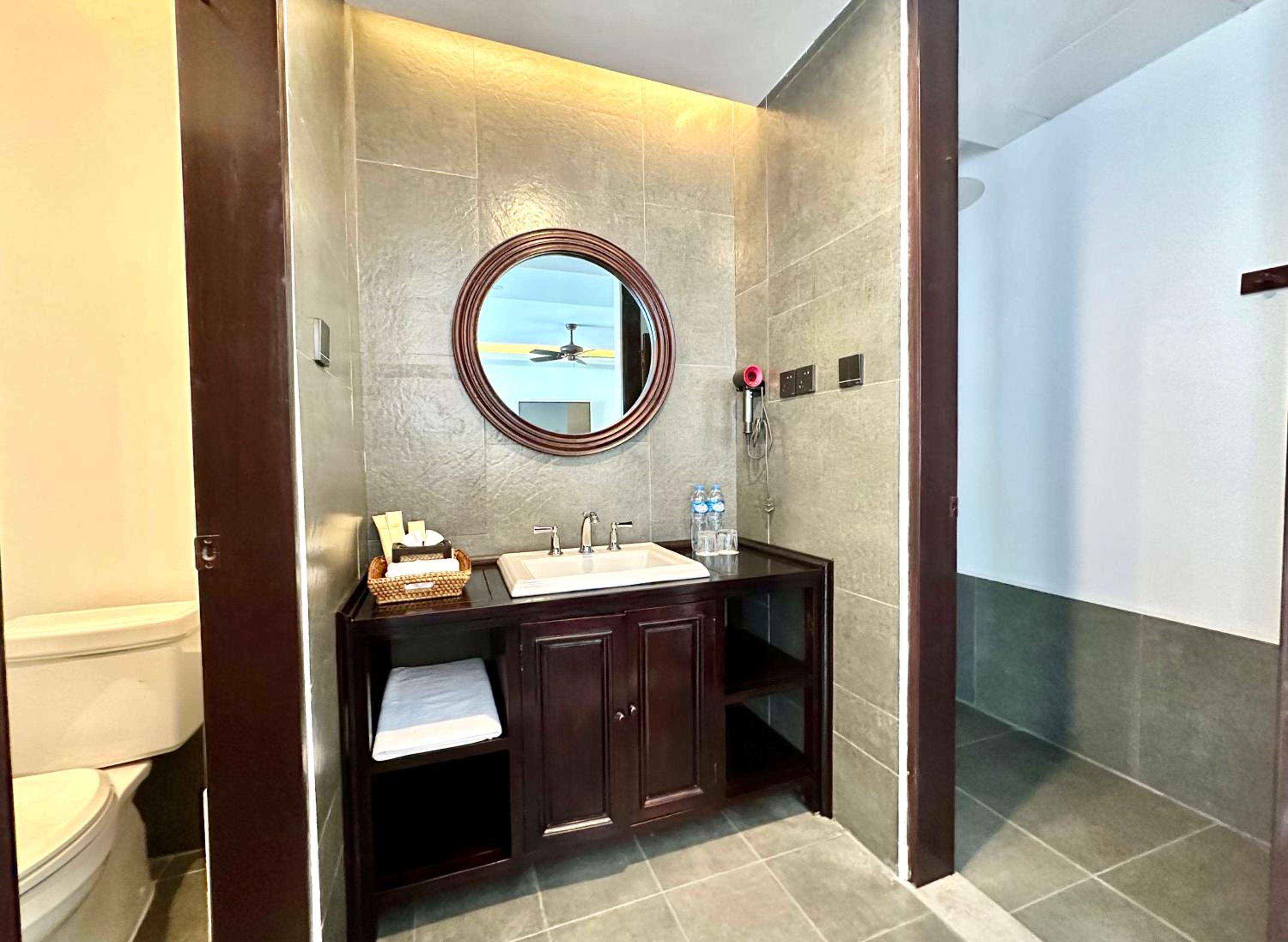 Deluxe Double or Twin Room with Spa Bath - Photo 12
