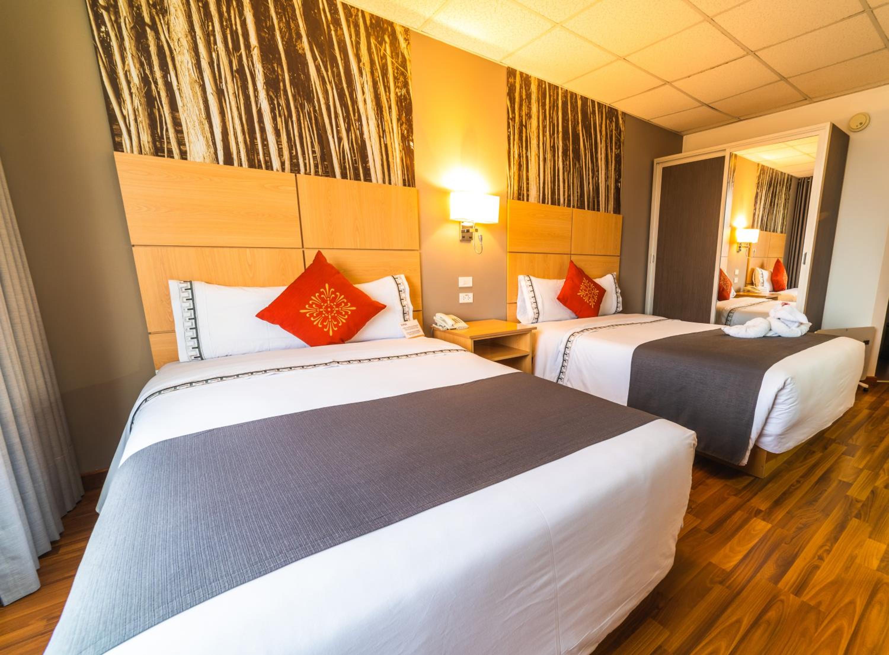 Superior Double Room with Two Double Beds photo 2