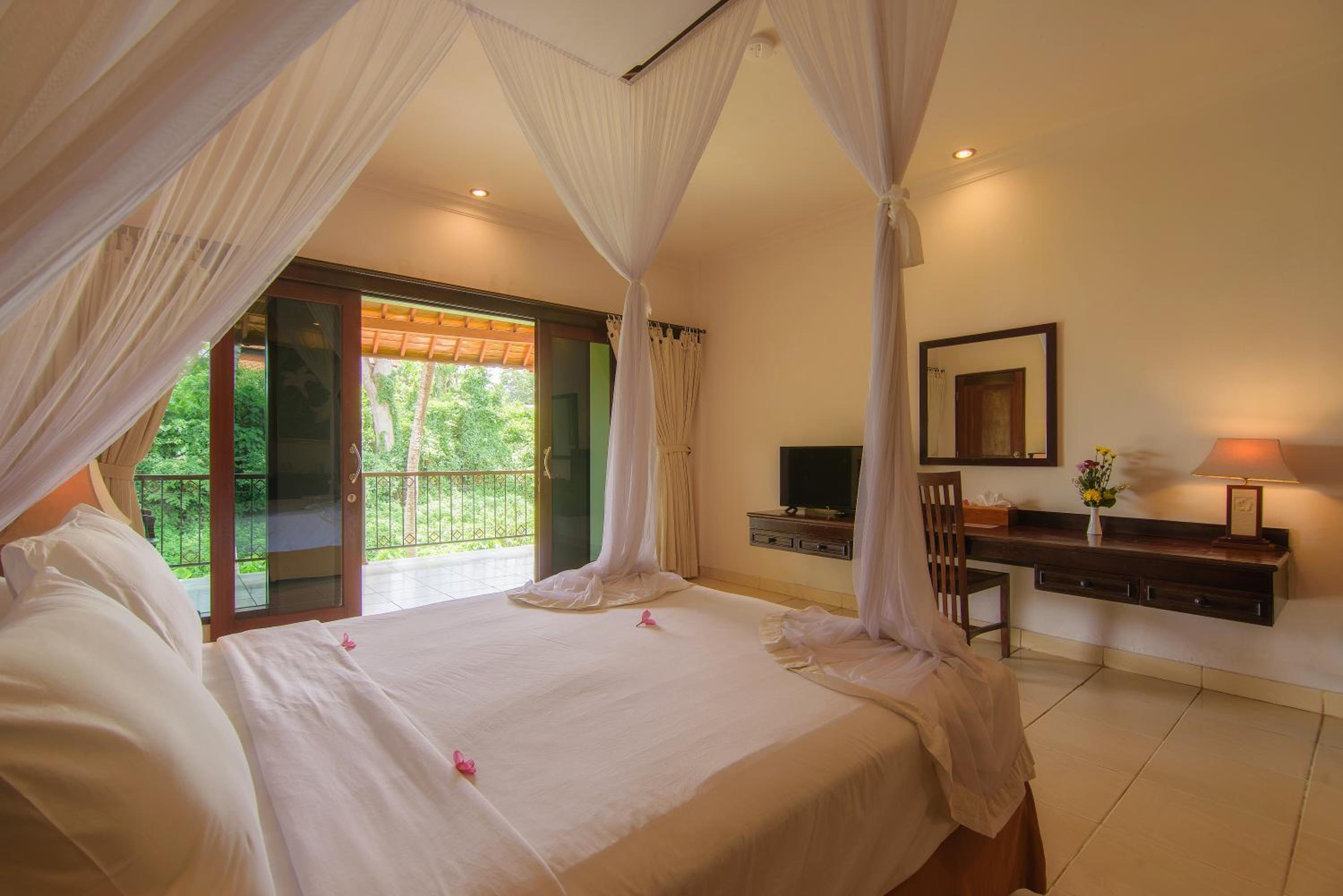 Deluxe Double or Twin Room - Photo 13