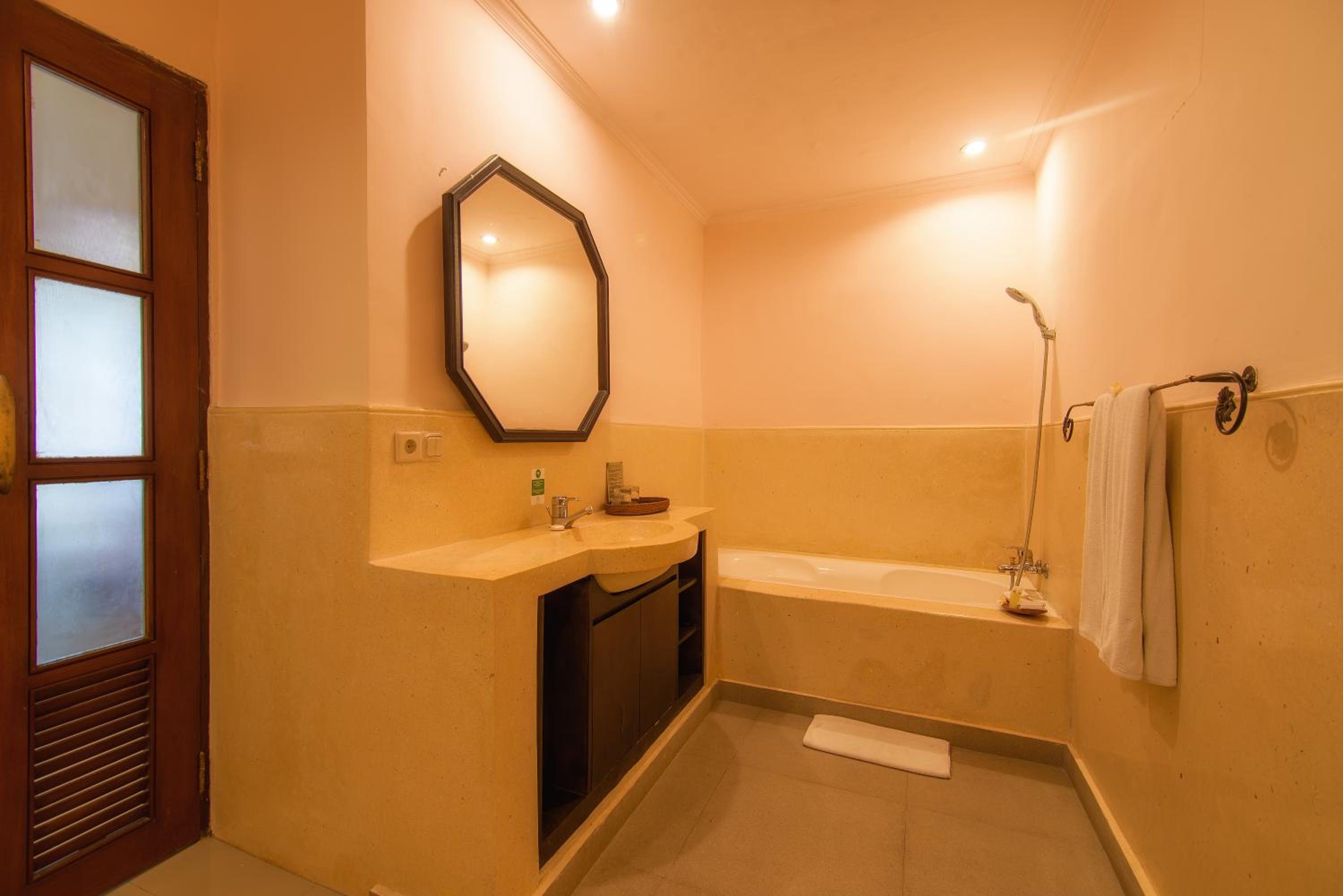 Deluxe Double or Twin Room - Photo 20