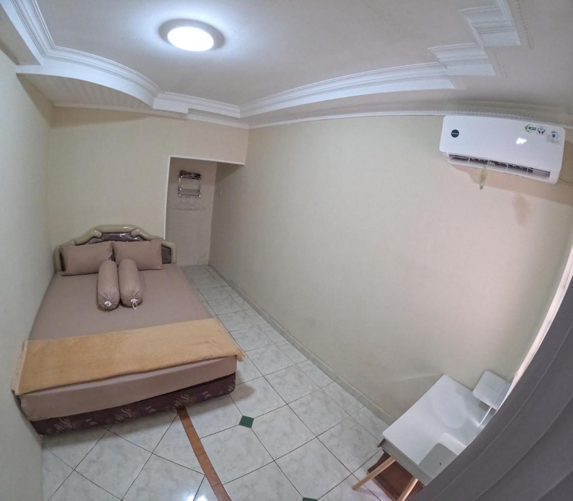 Three-Bedroom House photo 3