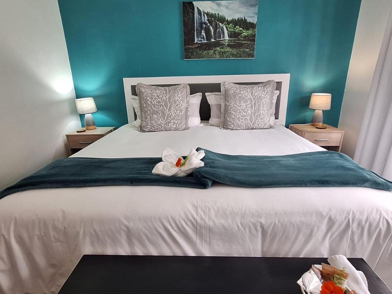 Double or Twin Room photo 3