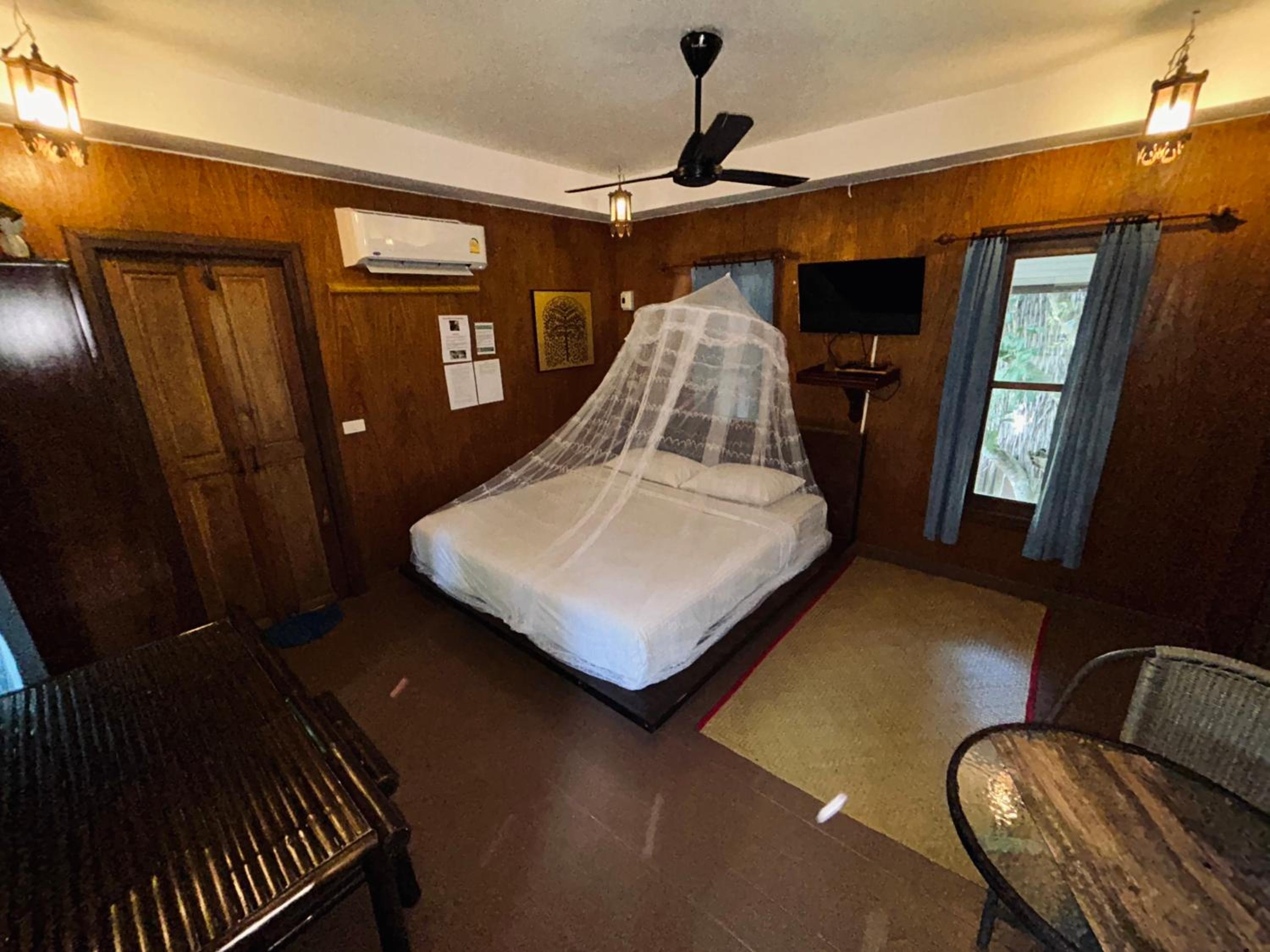 Deluxe Bungalow - Photo 12