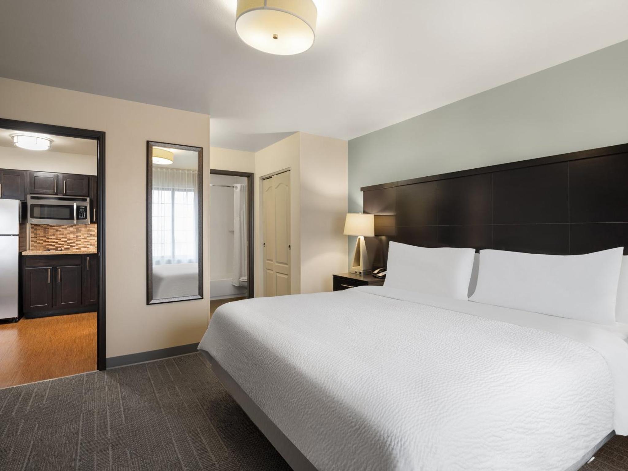 One-Bedroom King Suite photo 3