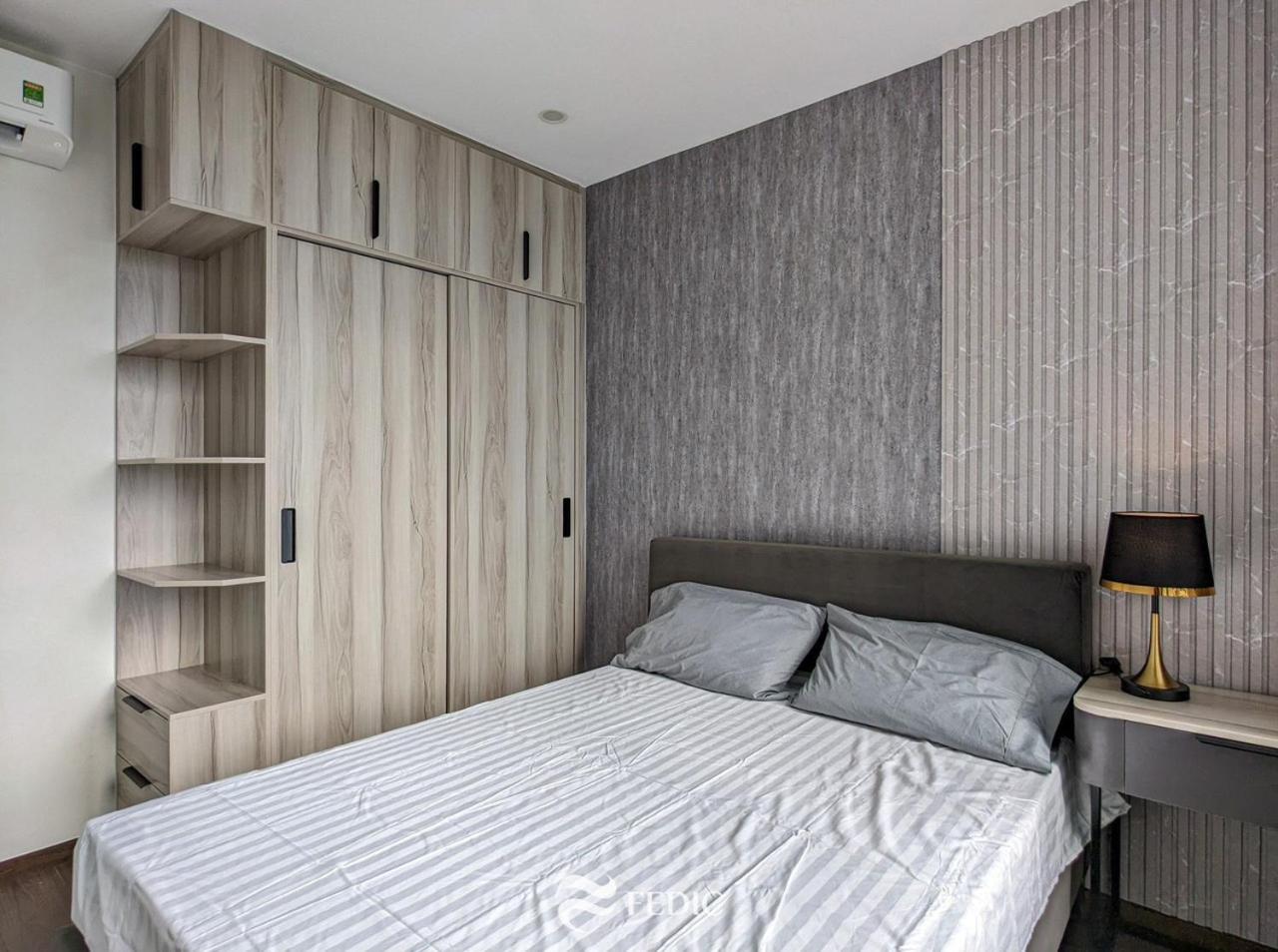 One-Bedroom Apartment - Photo 5