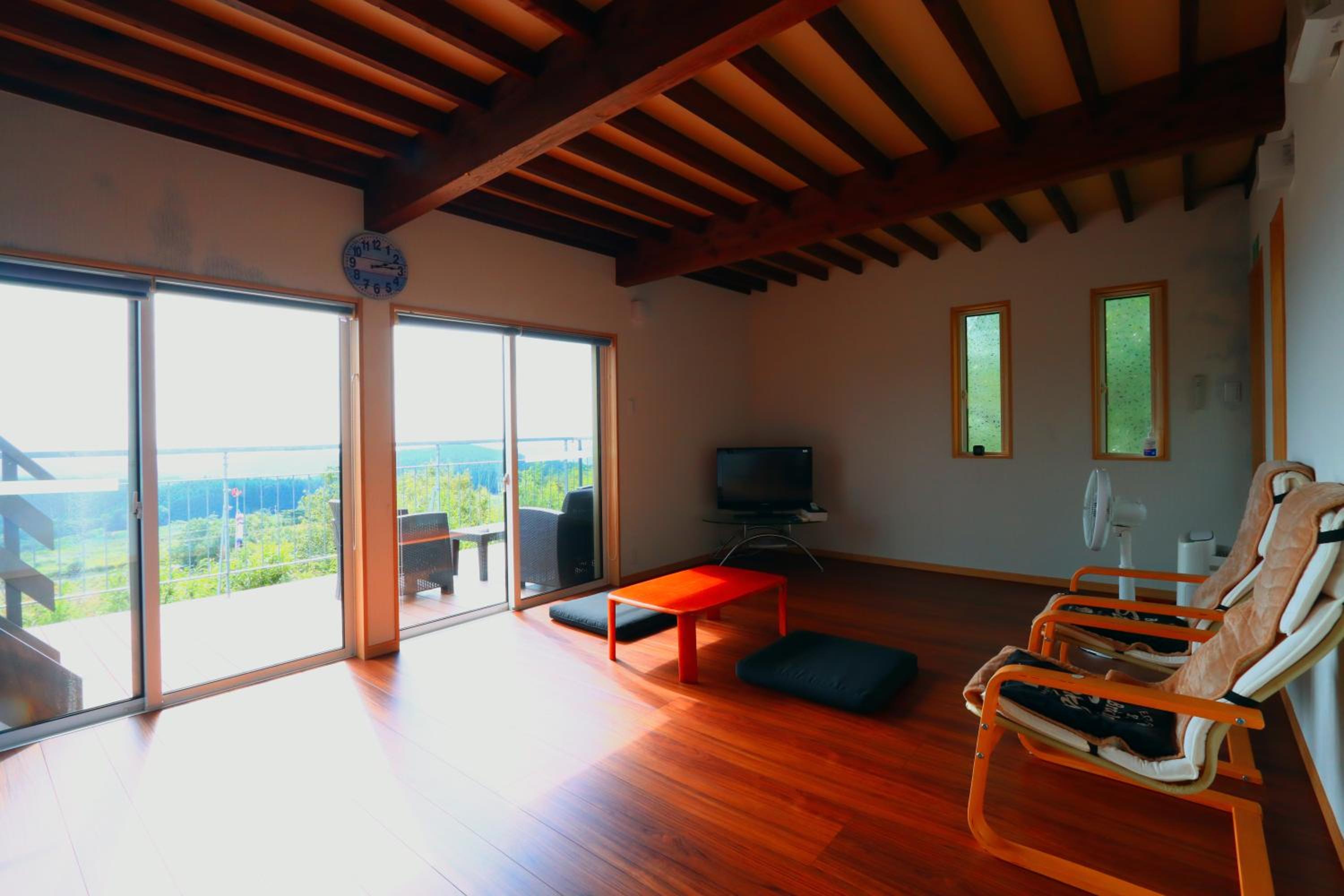 Family Room with Garden View