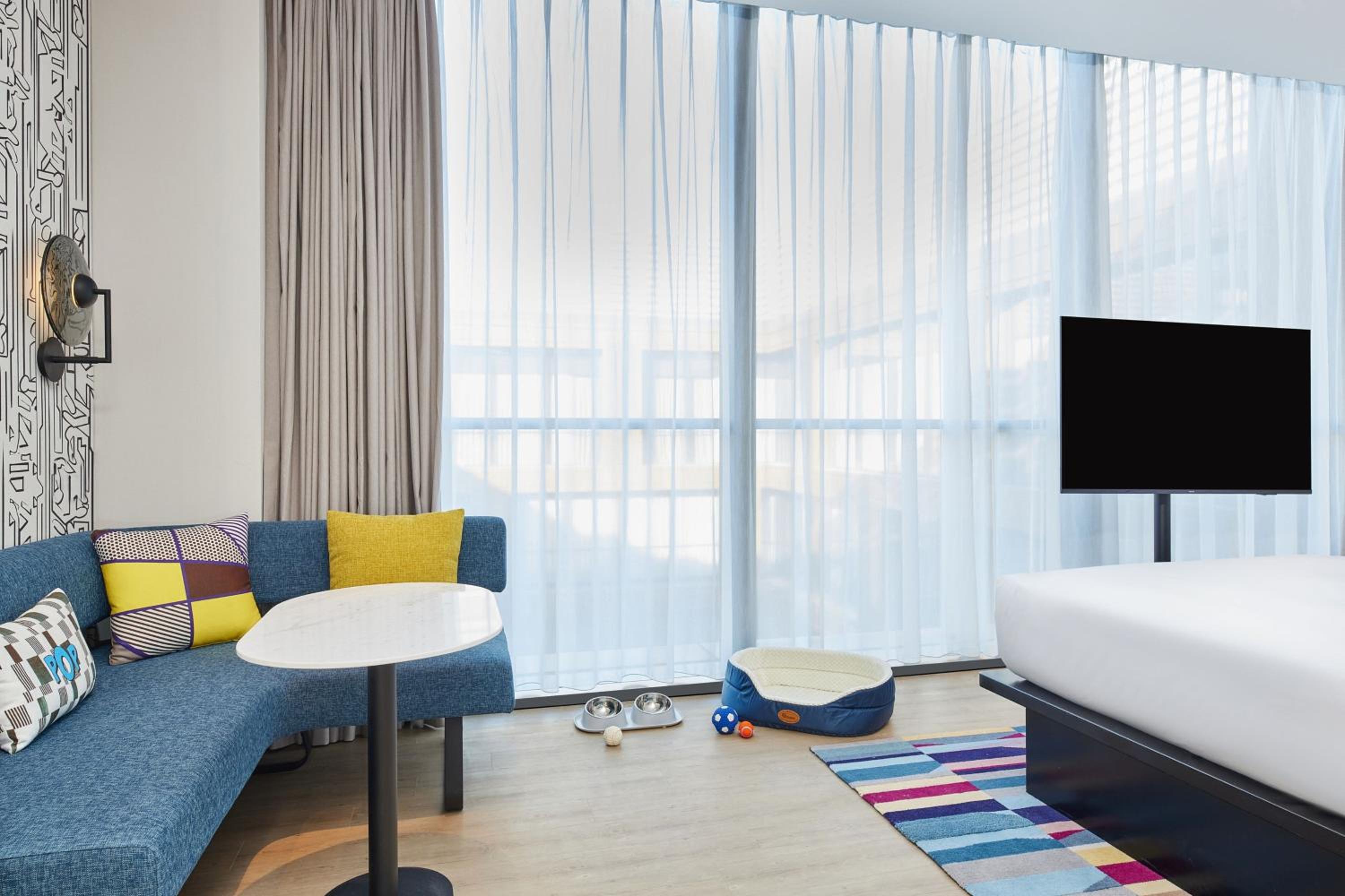 Aloft Double Room photo 3