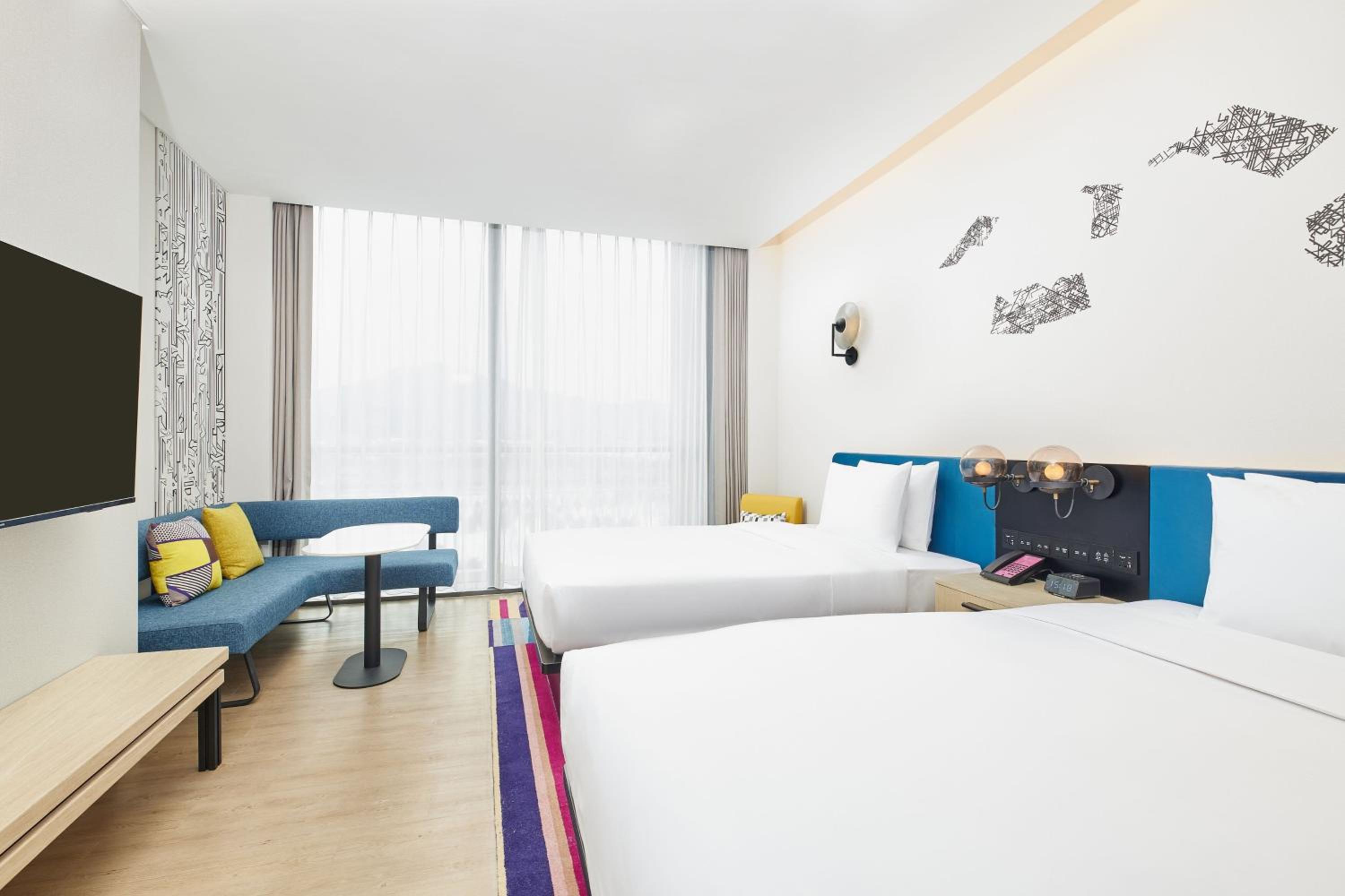 Aloft Double Room photo 2
