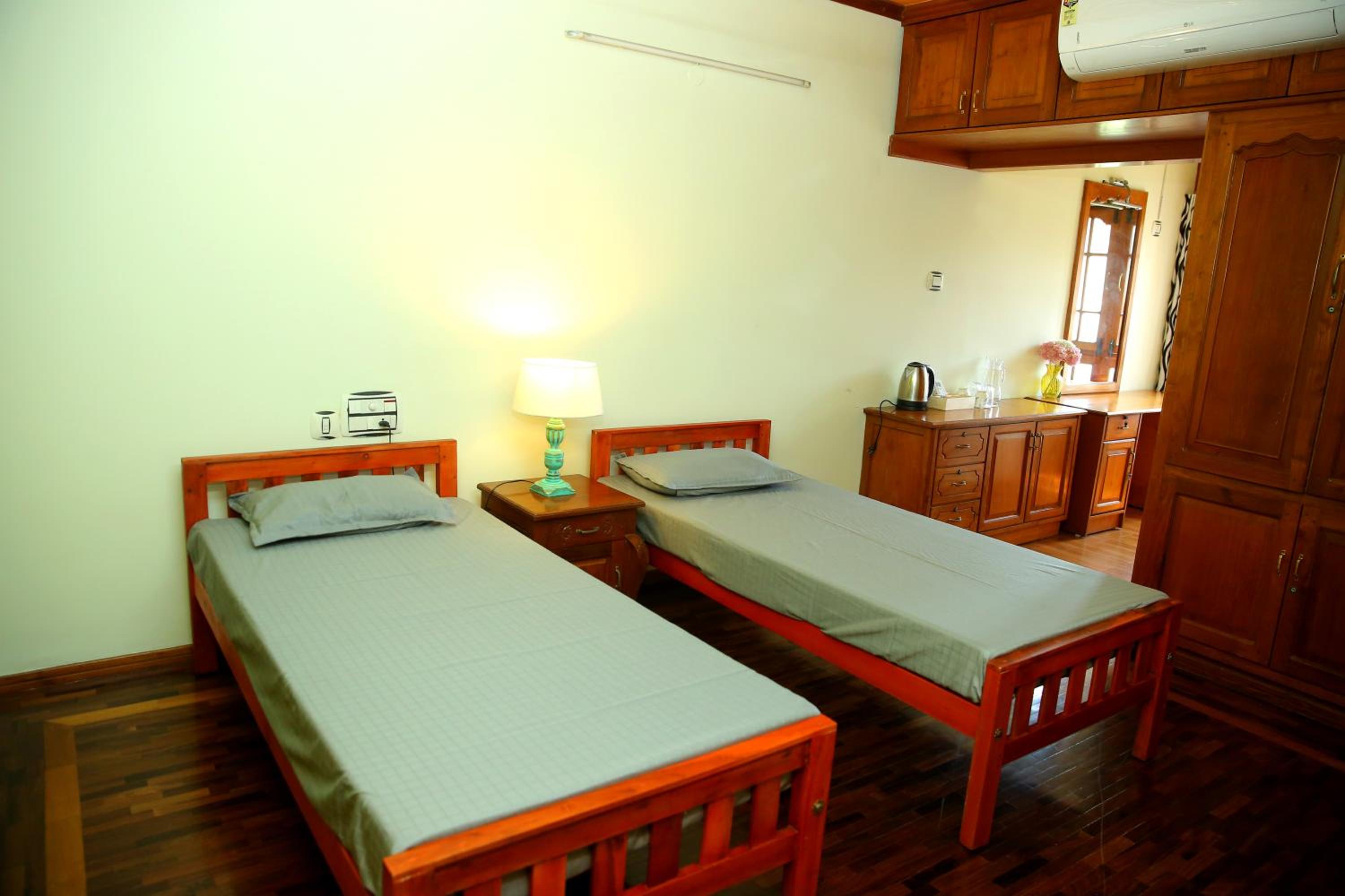 Deluxe Twin Room photo 2