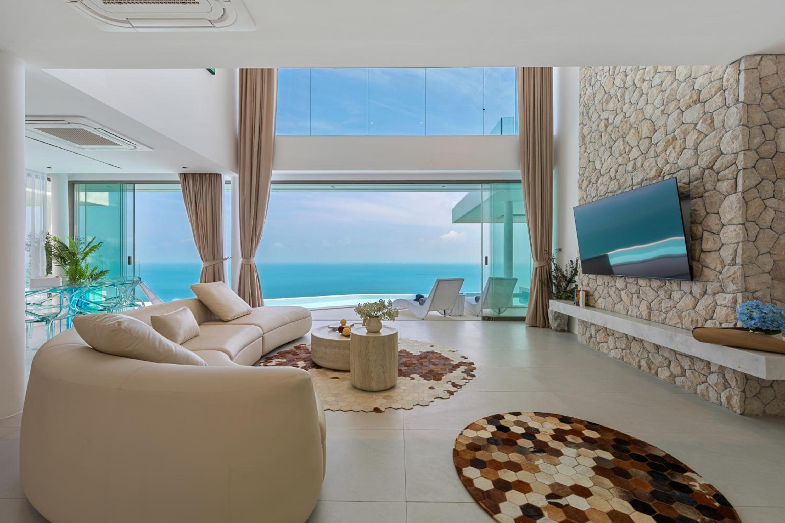 Superior Villa photo 1