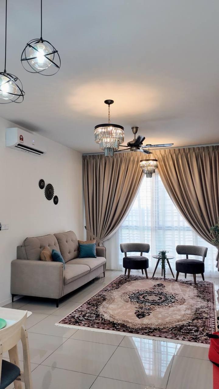Three-Bedroom Apartment photo 1