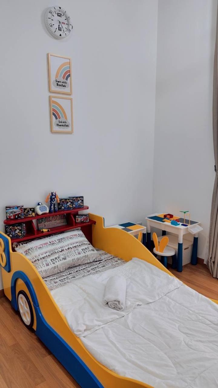 Three-Bedroom Apartment photo 3