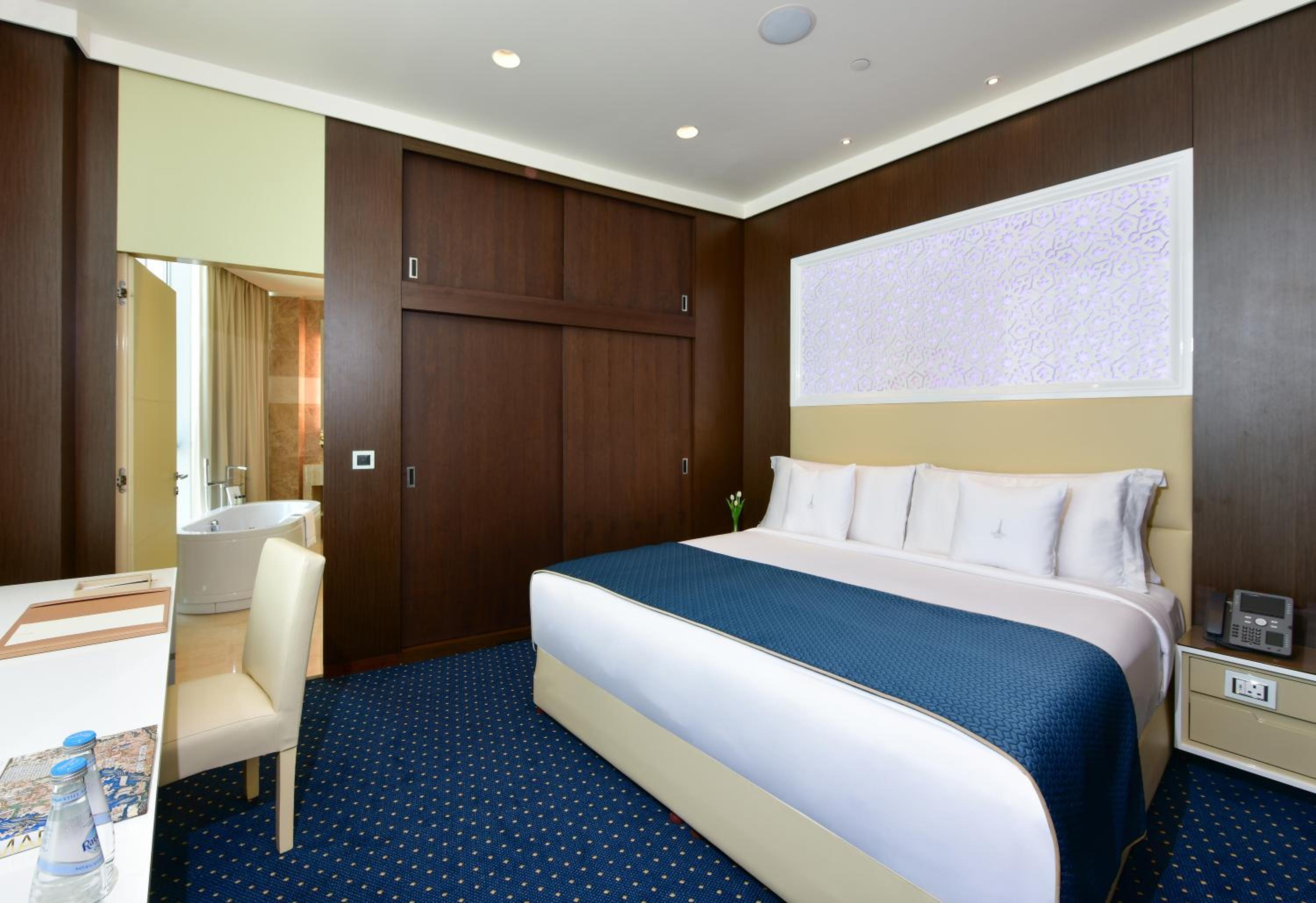 Executive Two-Bedroom Suite - Photo 2
