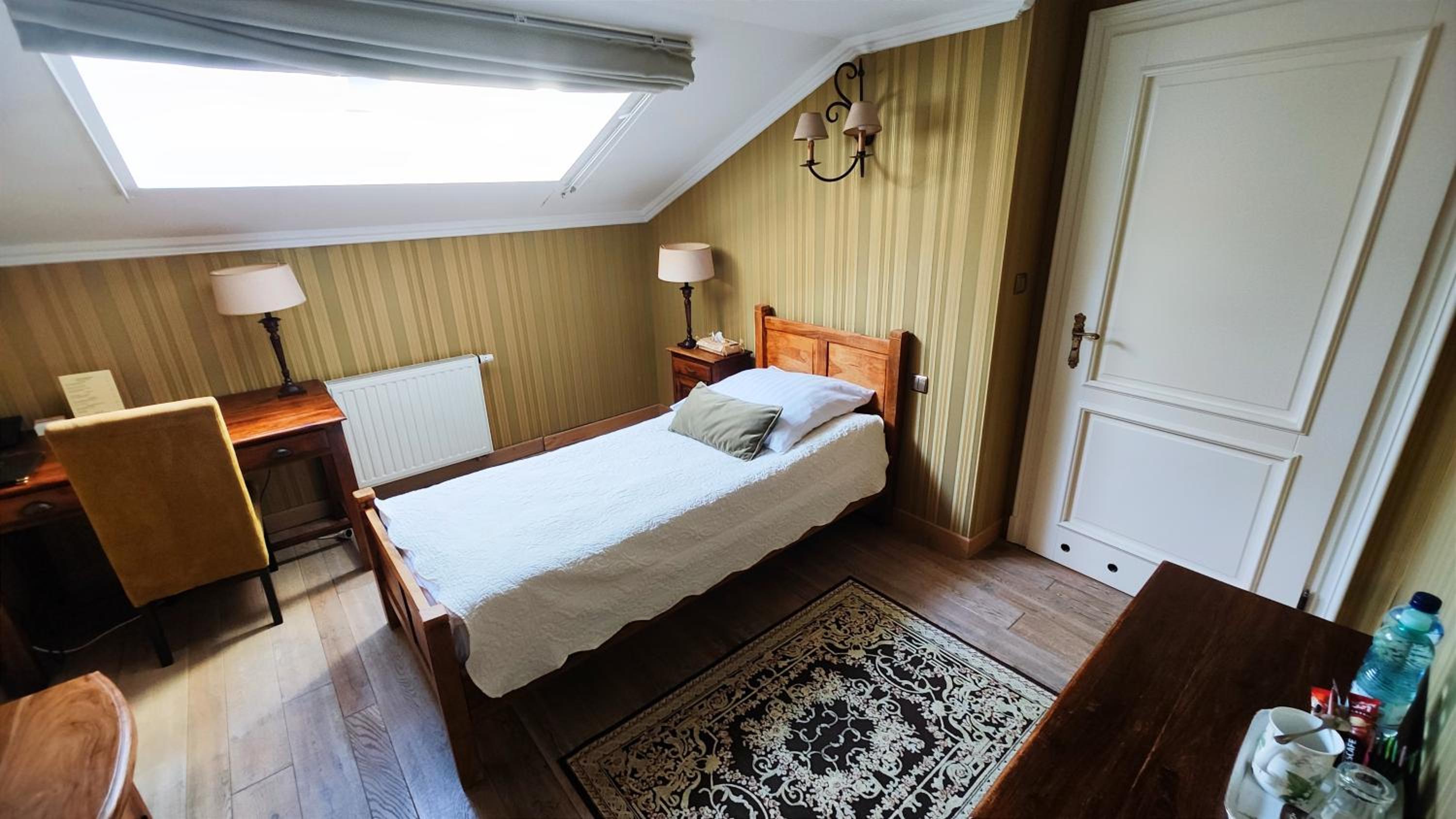 Single Room photo 3