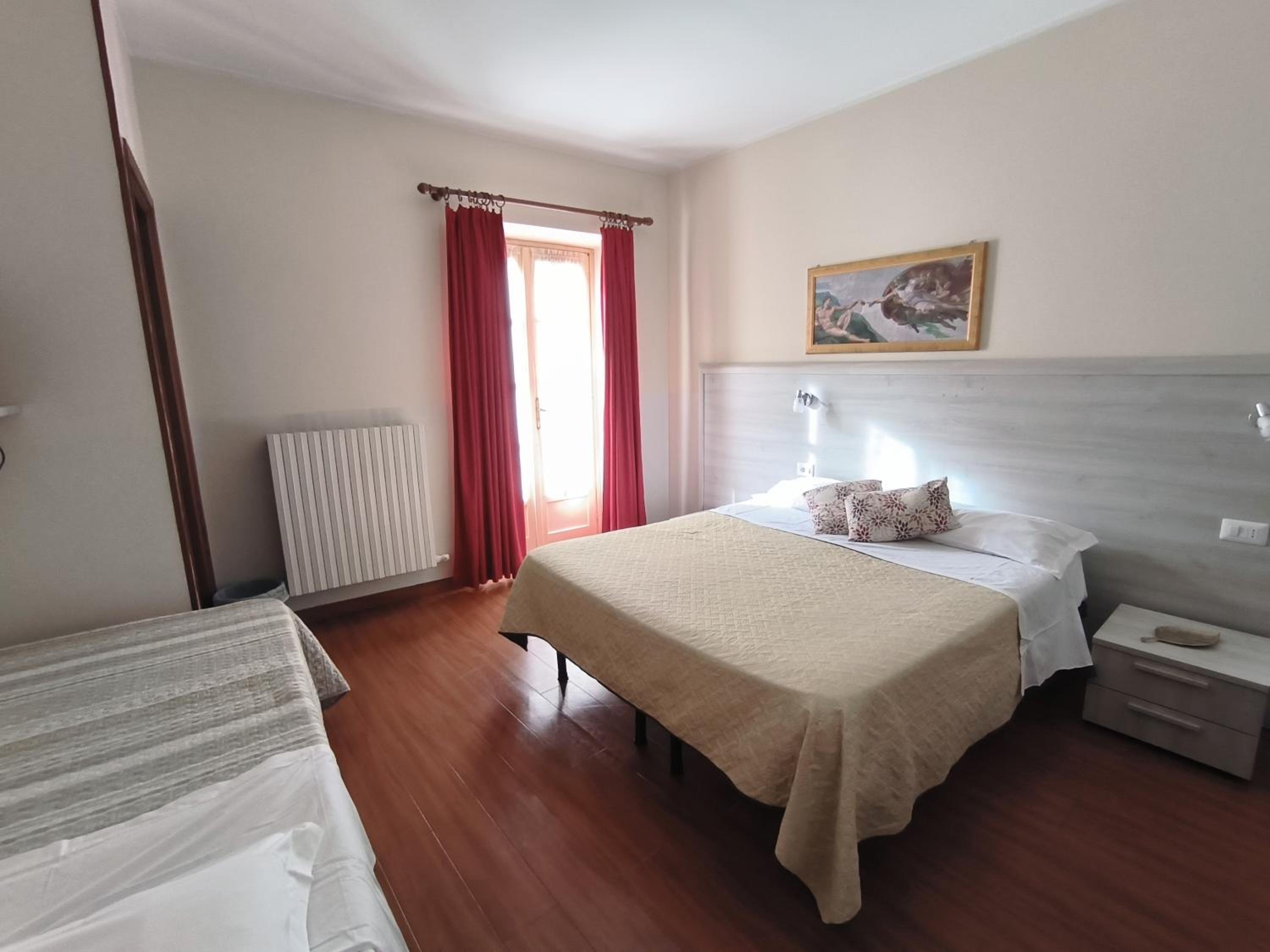 Twin Room - Photo 6