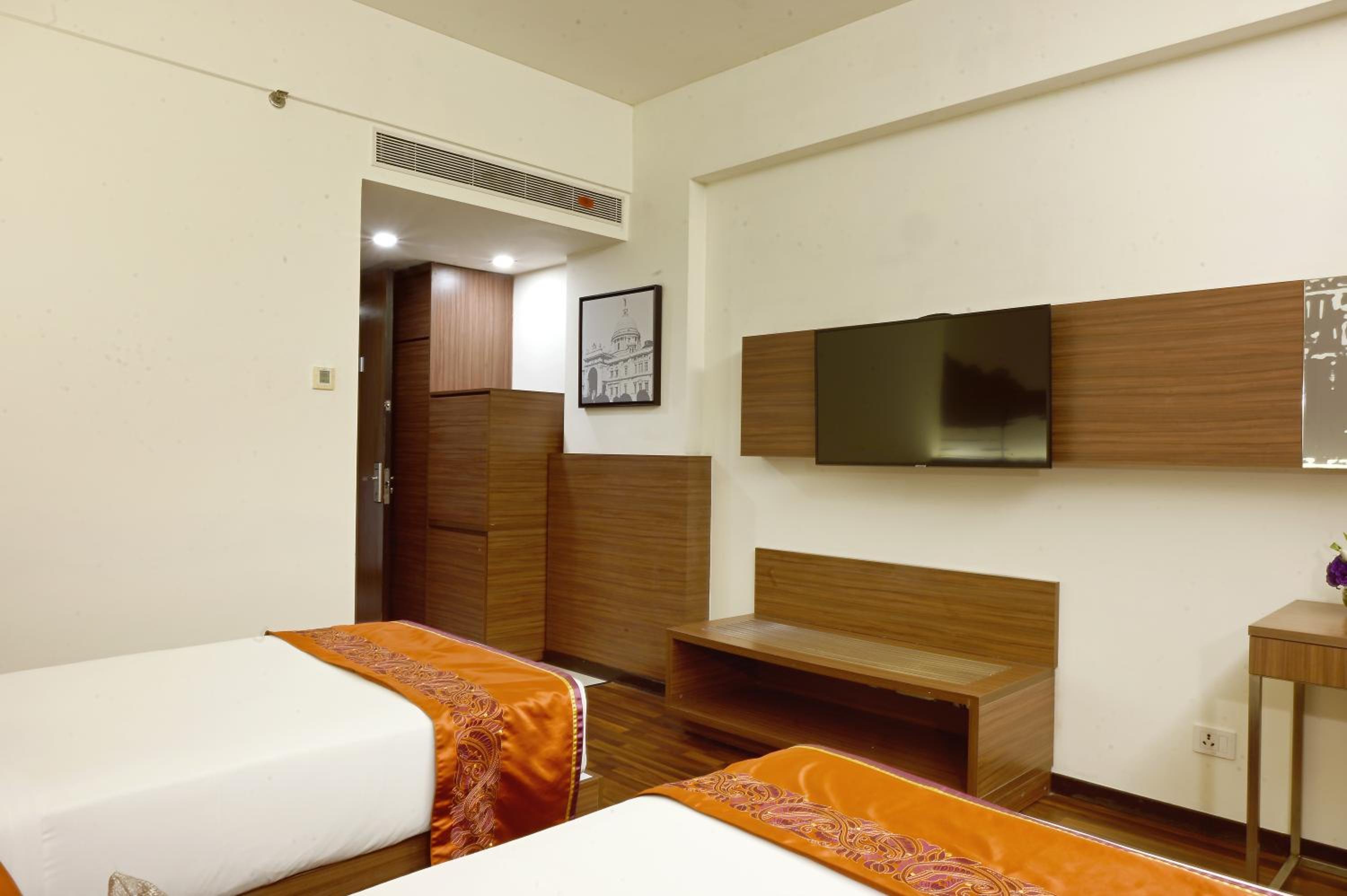 Superior Room City View Twin Bed Superior Room City View Twin Bed