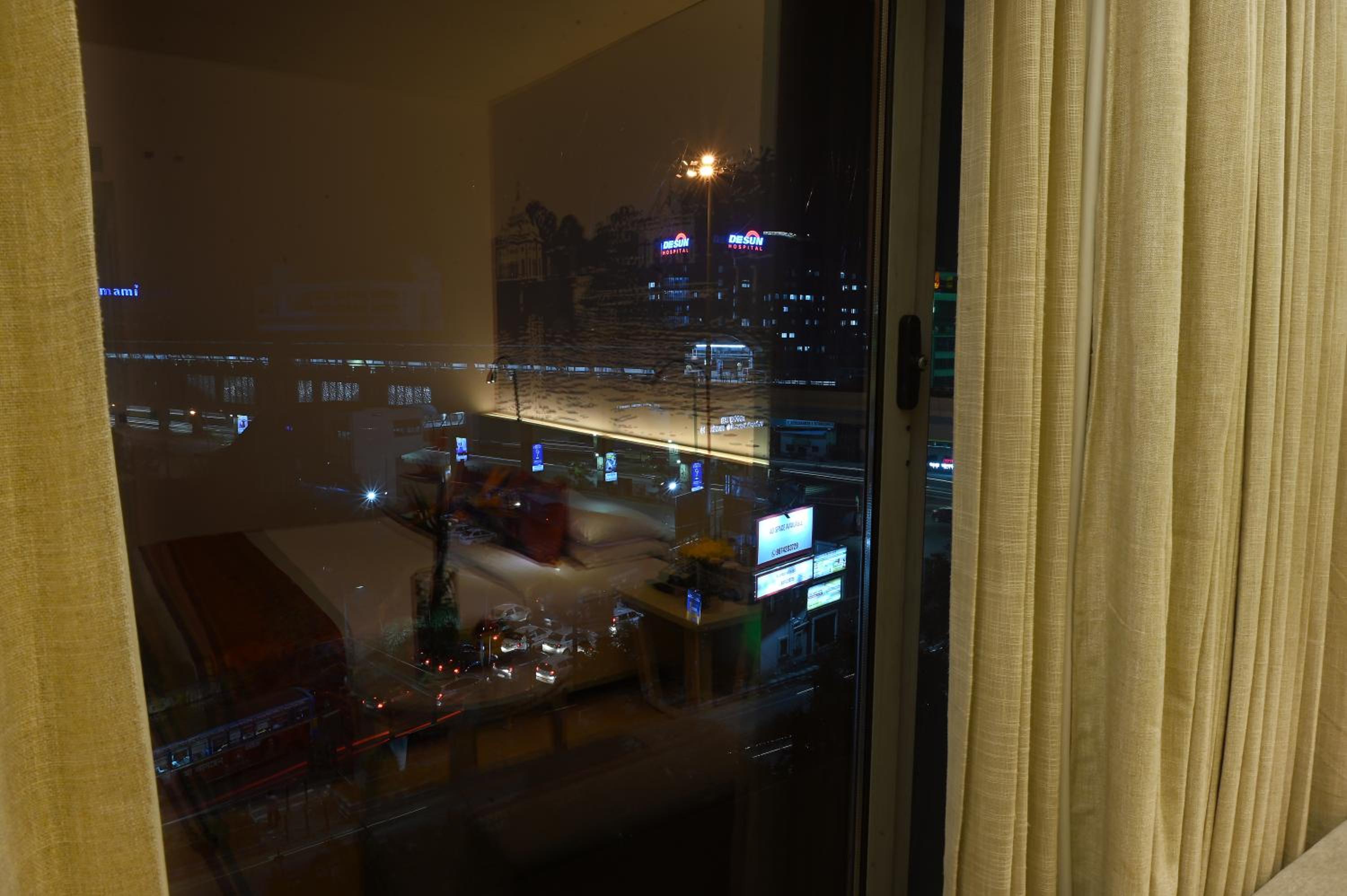 Superior Room City View Twin Bed photo 2