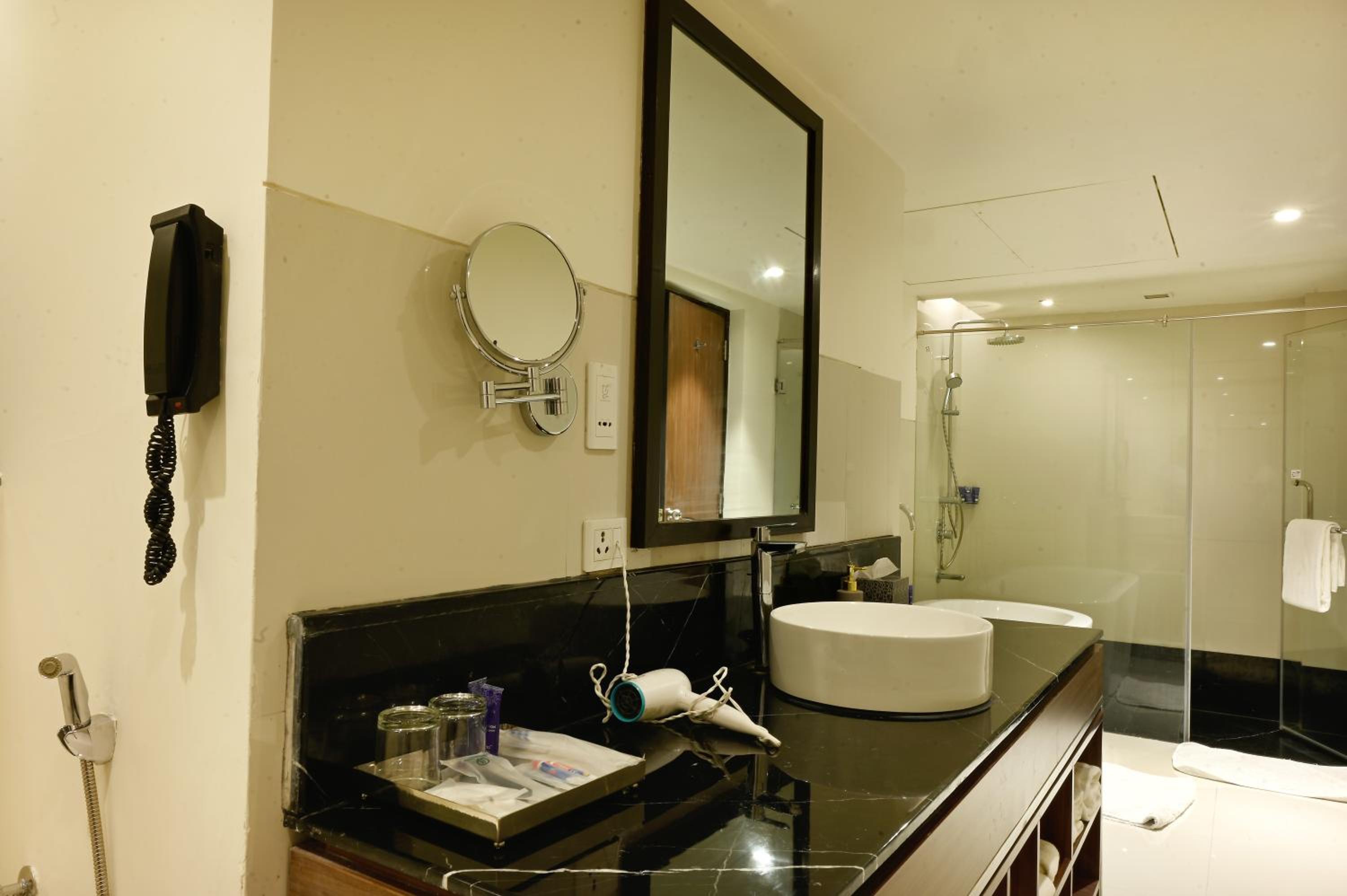 Deluxe Suite city view king bed with one way airport transfer Deluxe Suite city view king bed with one way airport transfer