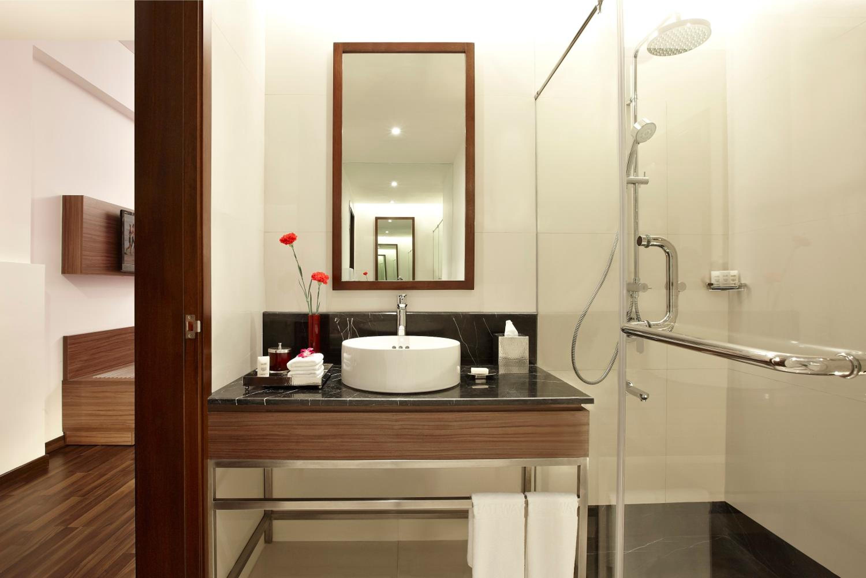 Deluxe Room City View Twin Bed photo 3