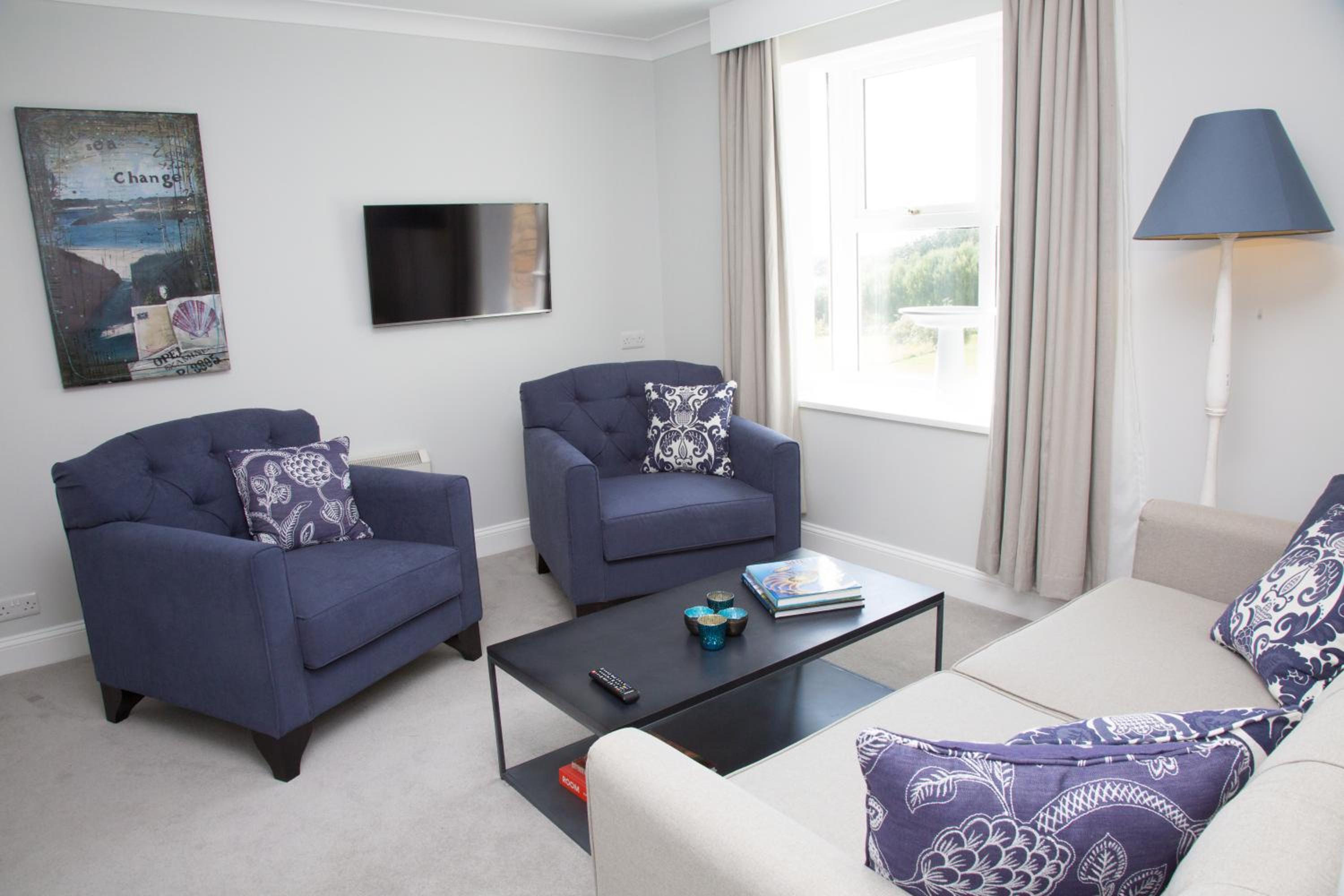 One-Bedroom Suite photo 2