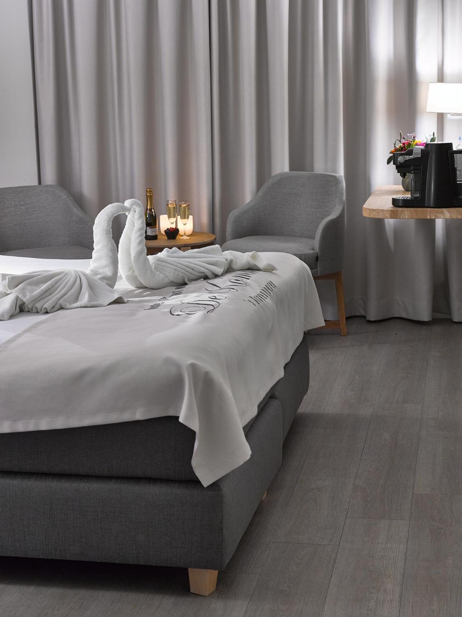 Standard Double or Twin Room photo 3