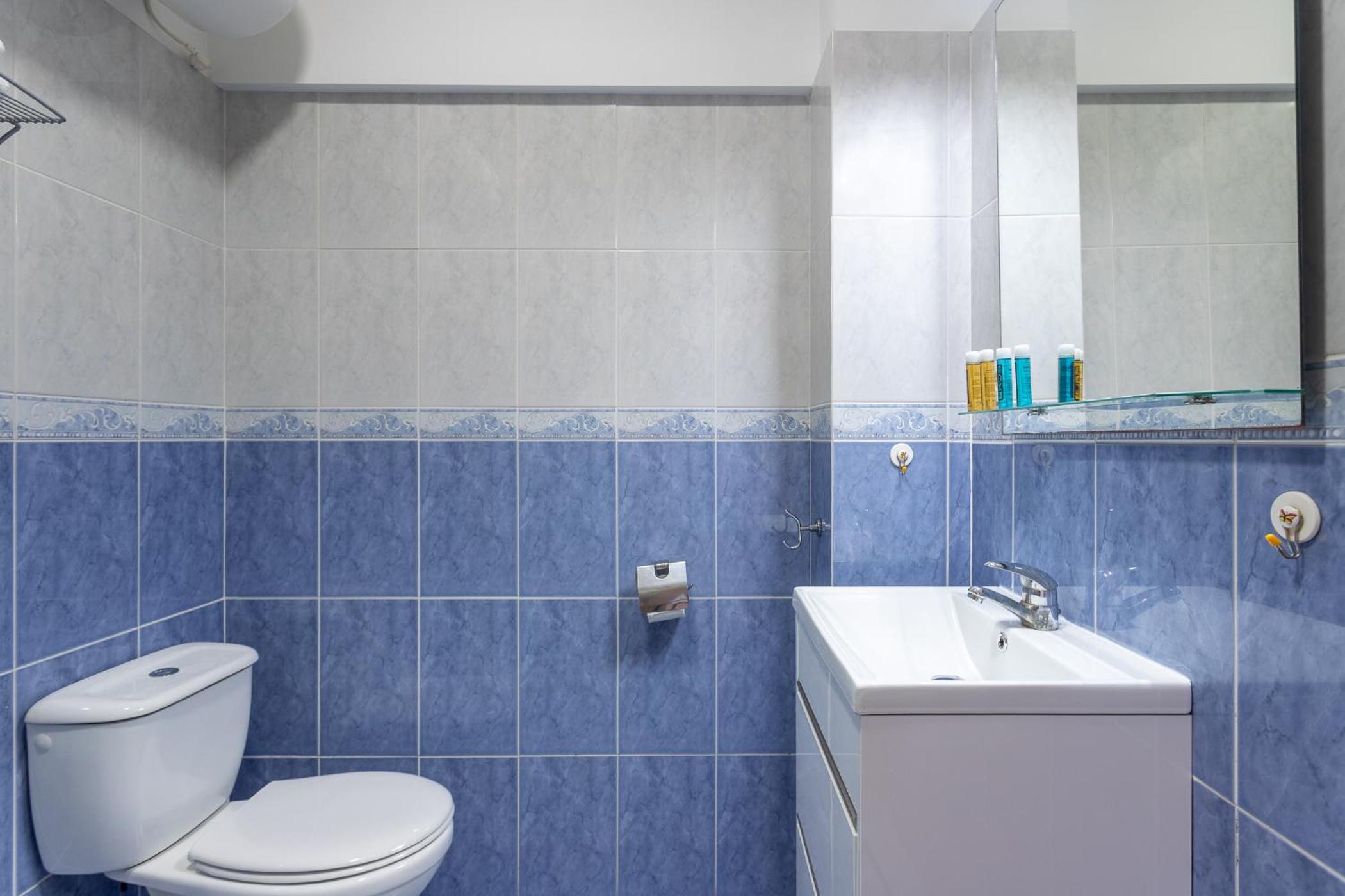Studio Apartment with Sea View - Photo 8