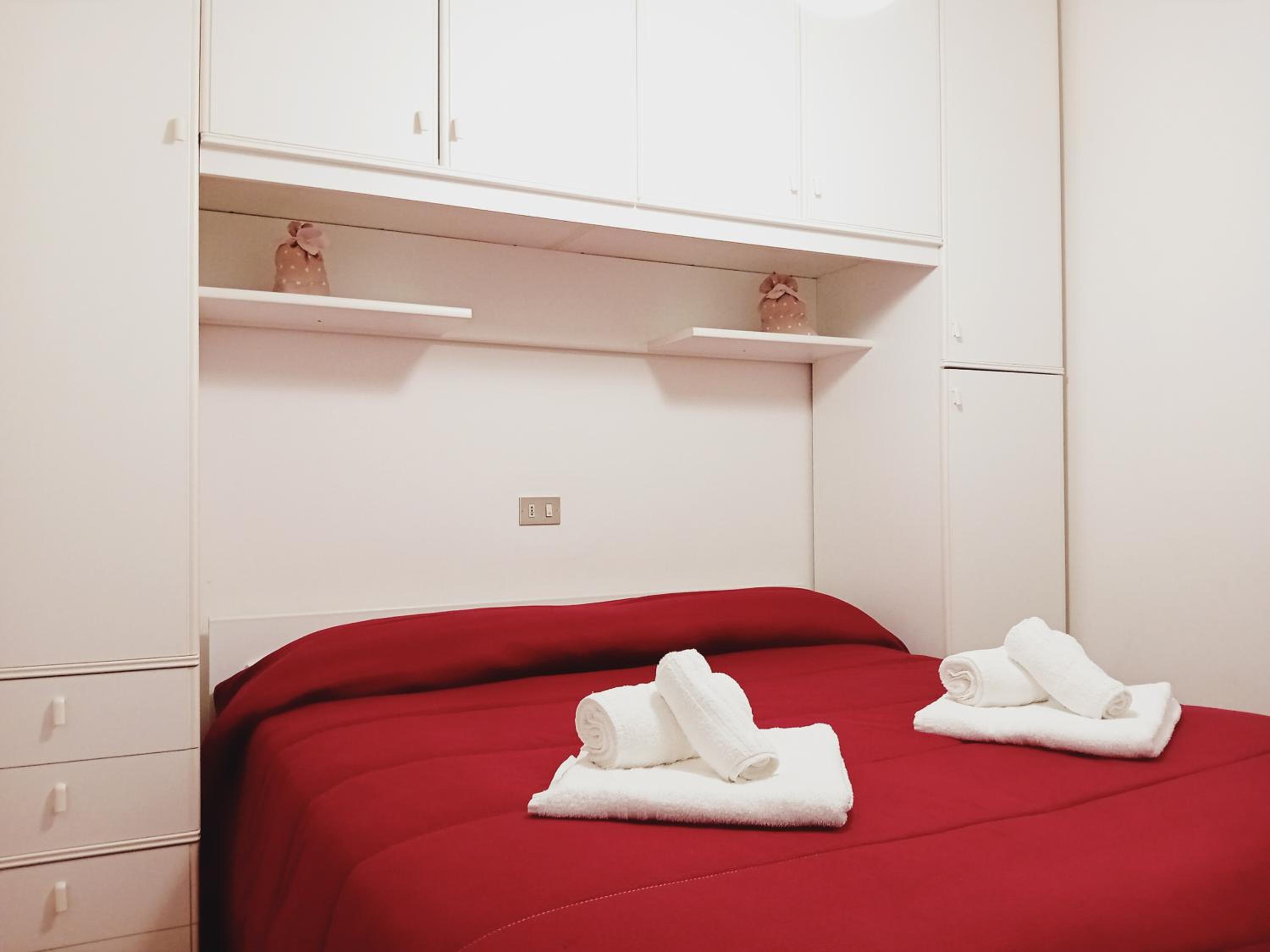 Two-Bedroom Apartment with Balcony photo 2
