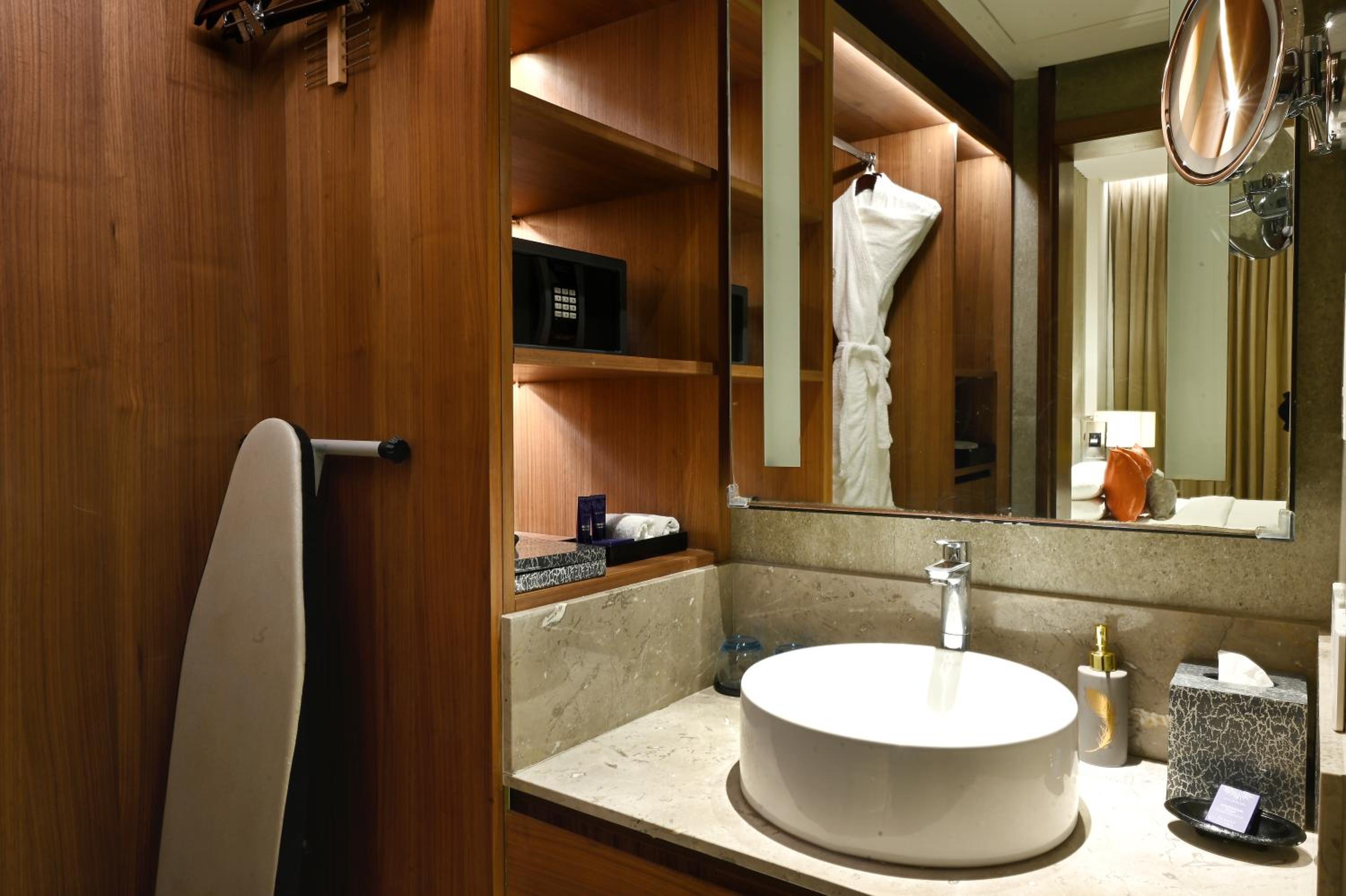 Premium Suite City View King Bed with both ways Airport Transfers Premium Suite City View King Bed with both ways Airport Transfers